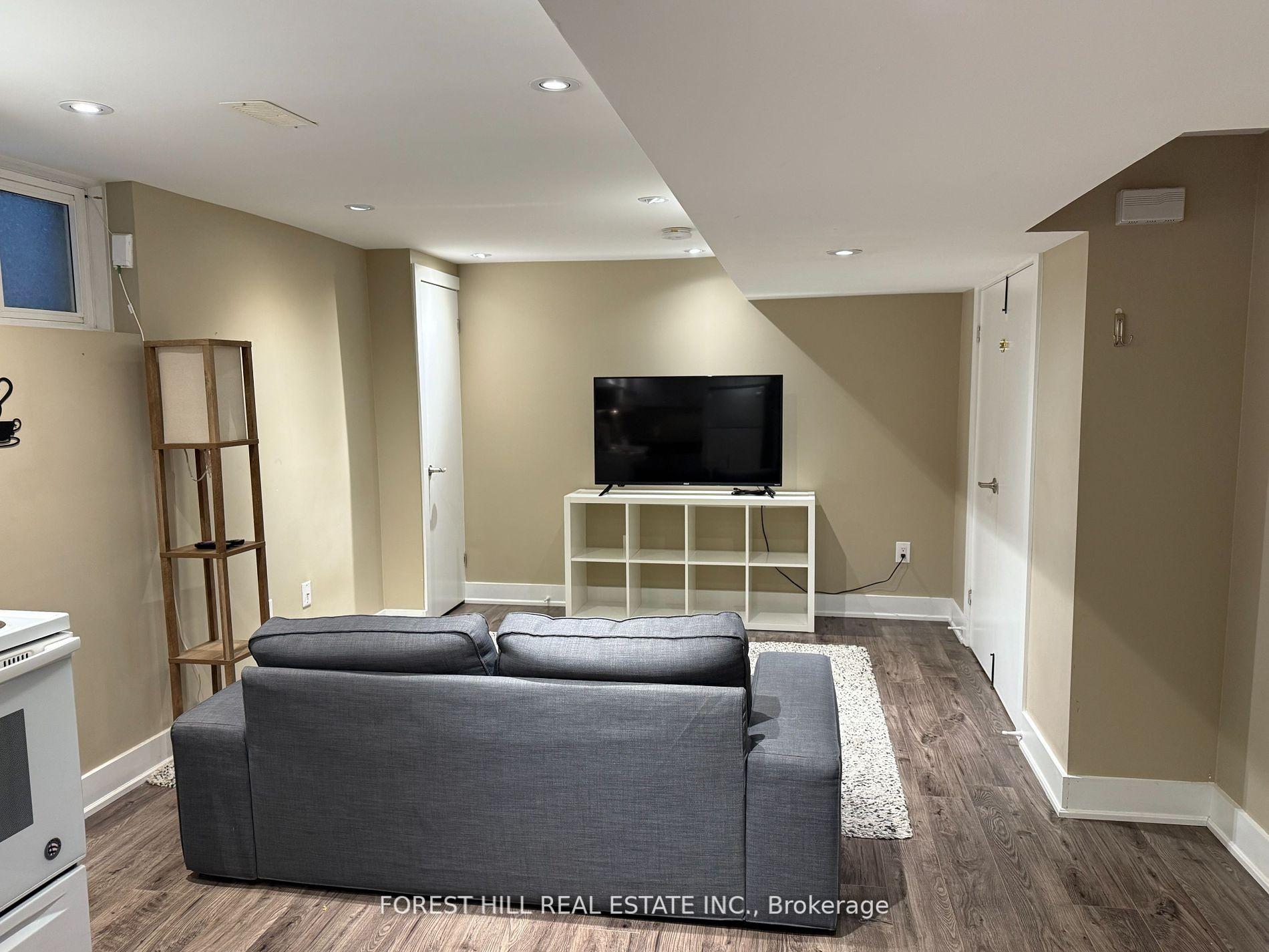 Photo 7 of Unit Lower, 166 Schell Avenue, North York, Briar Hill-Belgravia — HOMEH