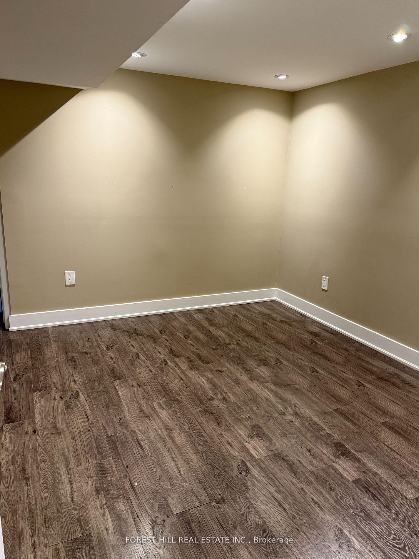 Photo 16 of Unit Lower, 166 Schell Avenue, North York, Briar Hill-Belgravia — HOMEH