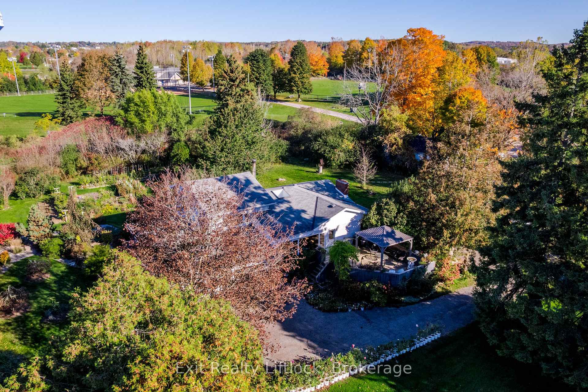 Photo of 651 & 653 Cottesmore Avenue