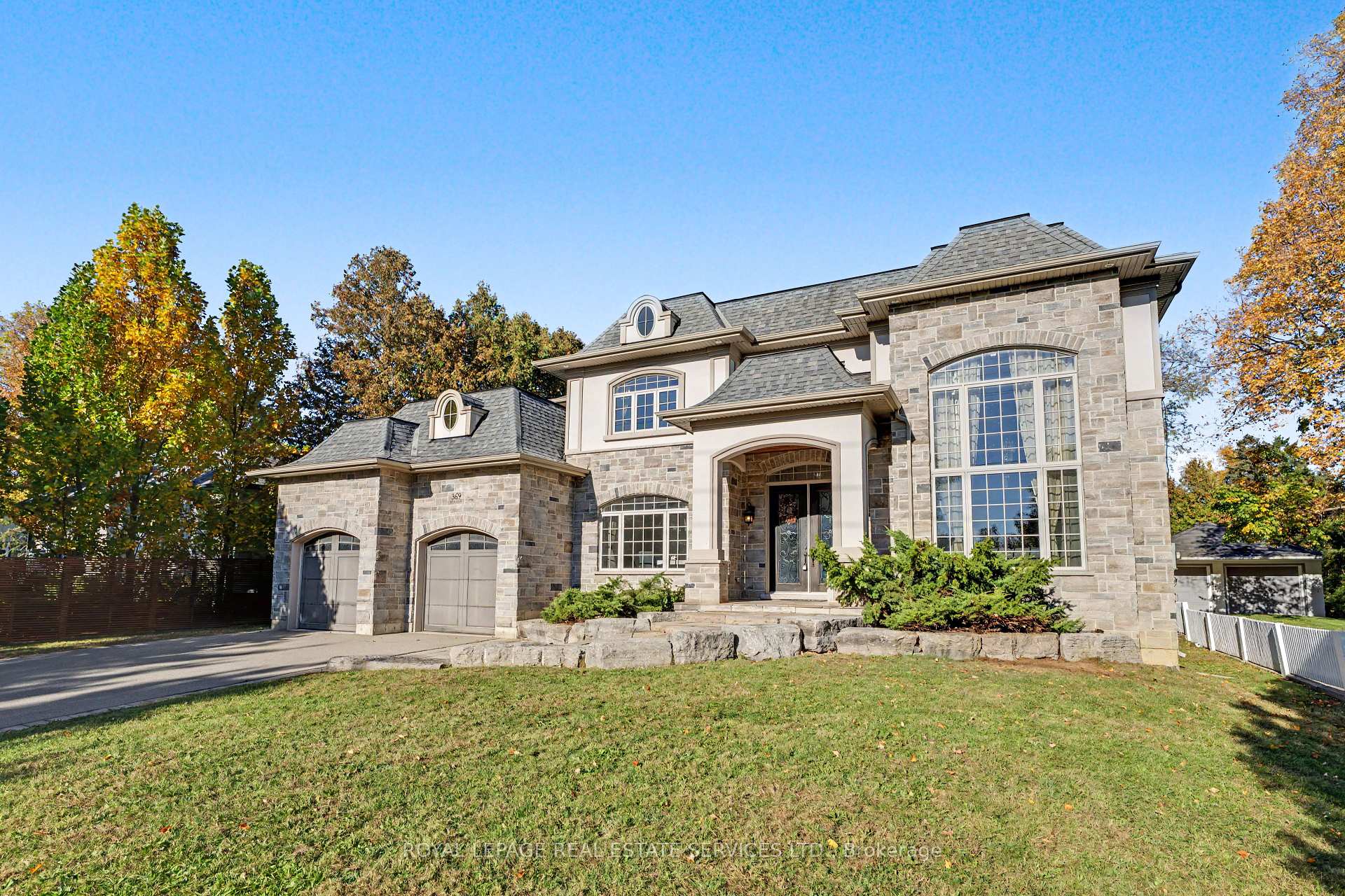 Photo 3 of 369 Lees Lane, Oakville, West — HOMEH
