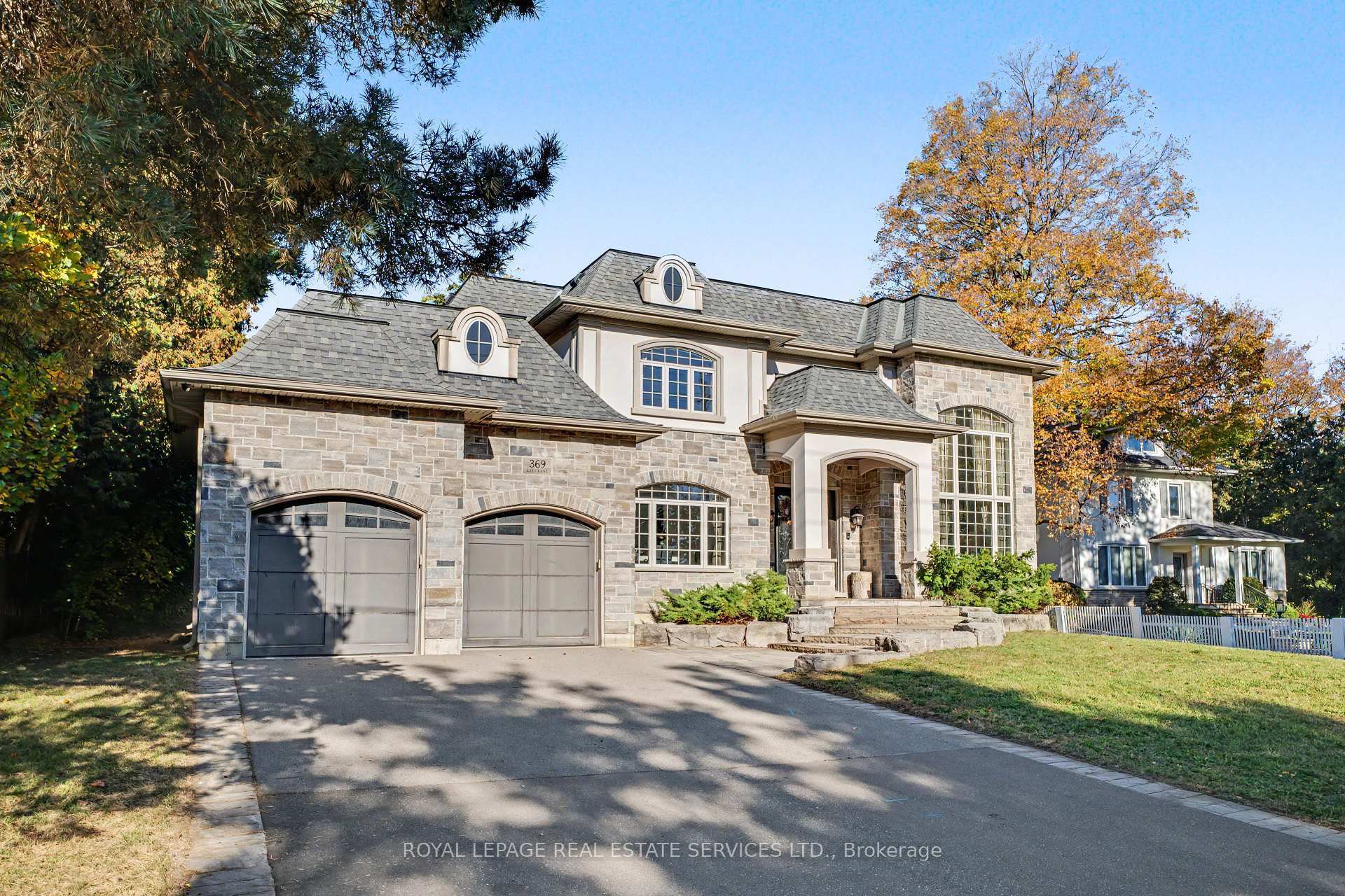 Photo 4 of 369 Lees Lane, Oakville, West — HOMEH