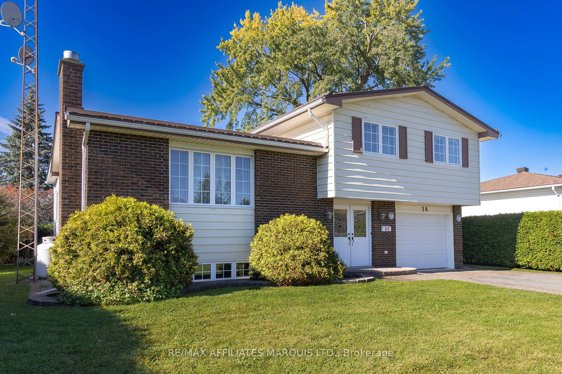 Photo 2 of 14 Westwinds Drive, South Dundas, Morrisburg — HOMEH