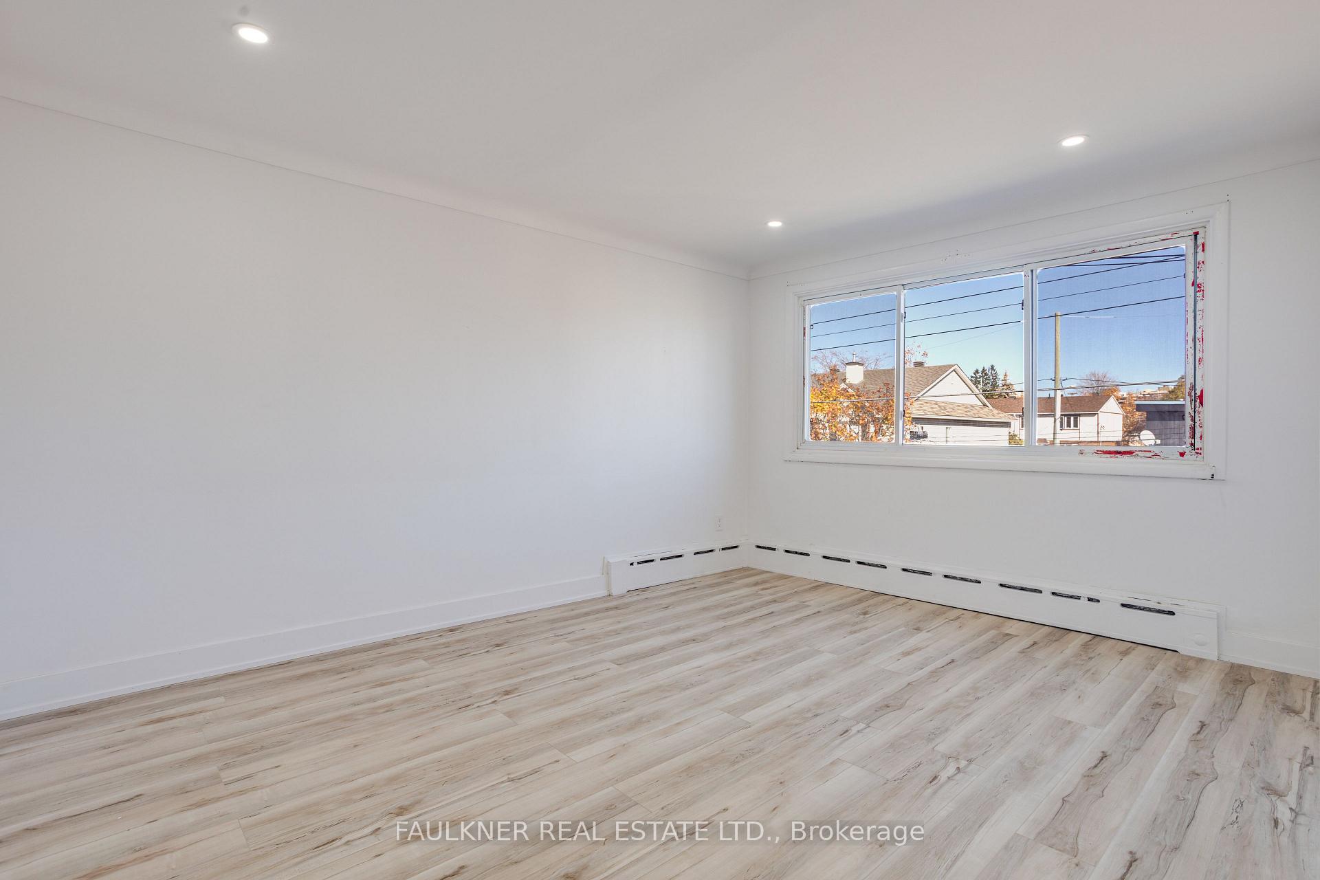 Photo 3 of Unit 6, 310 Cyr Avenue, Ottawa, Vanier — HOMEH