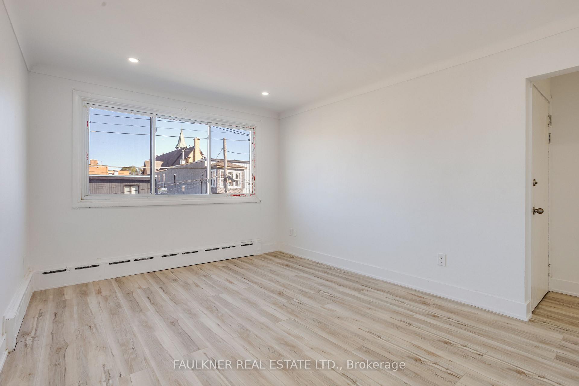 Photo 4 of Unit 6, 310 Cyr Avenue, Ottawa, Vanier — HOMEH