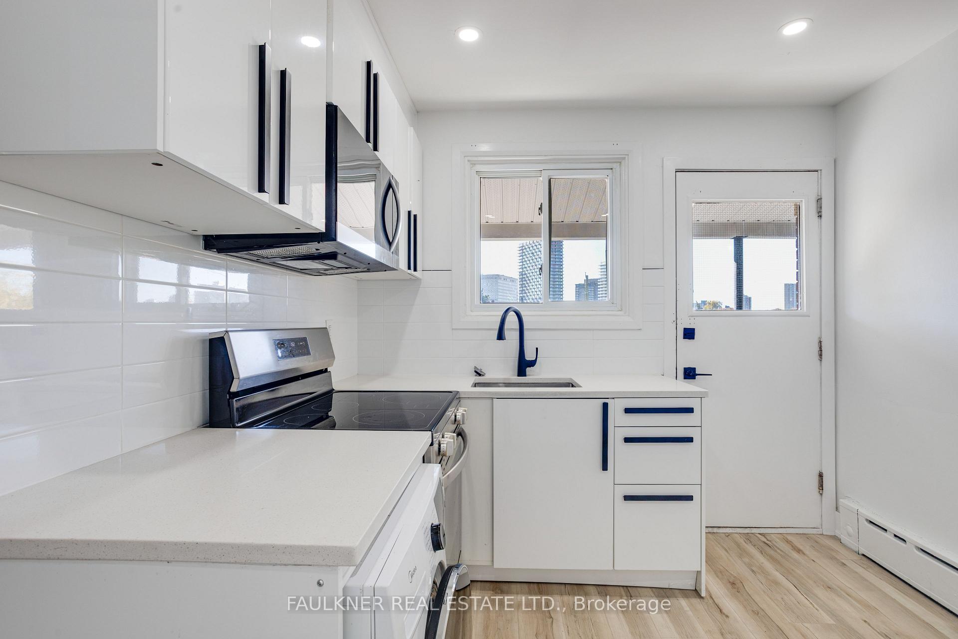 Photo 12 of Unit 6, 310 Cyr Avenue, Ottawa, Vanier — HOMEH
