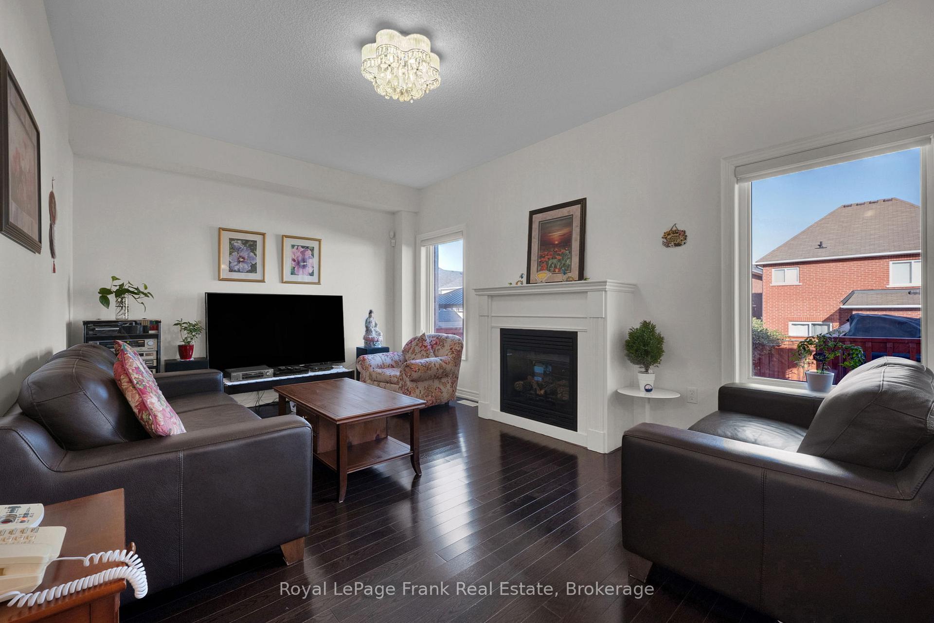 Photo 12 of 1523 Dunedin Crescent, Oshawa, Taunton — HOMEH