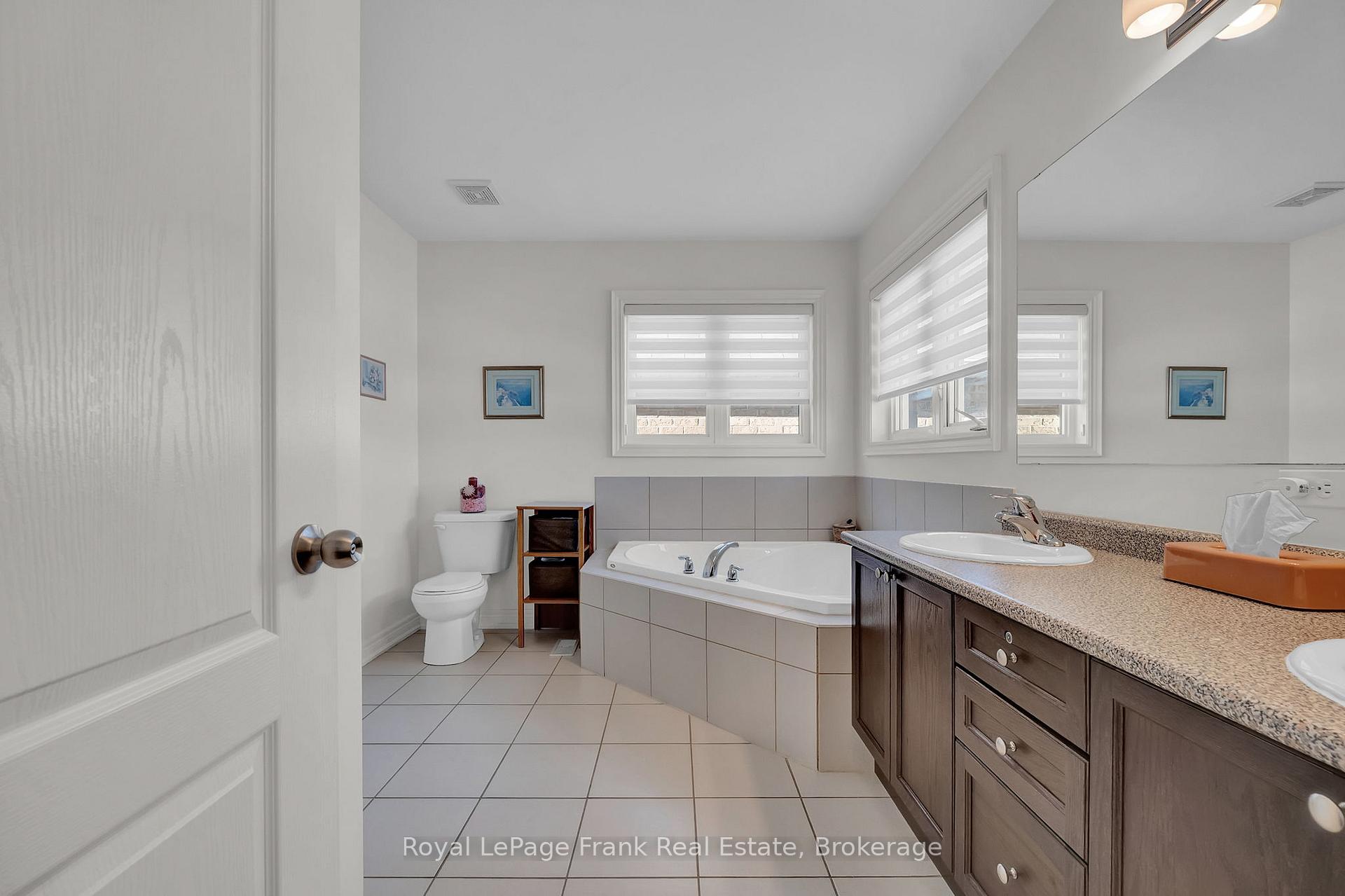 Photo 18 of 1523 Dunedin Crescent, Oshawa, Taunton — HOMEH
