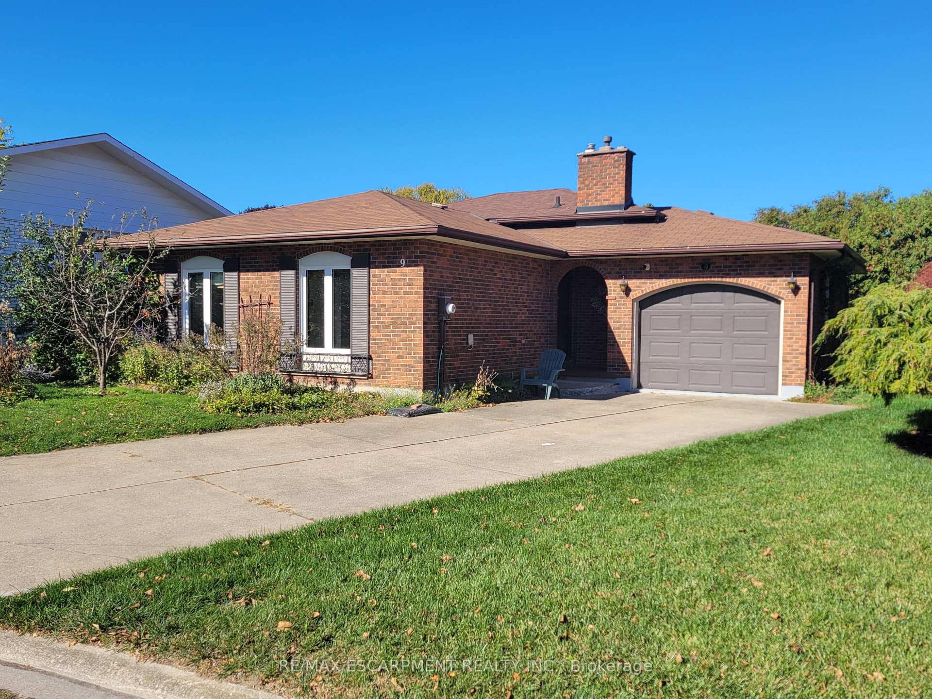 Photo 1 of Unit Main, 9 Charleen Circle, St. Catharines, Carlton/Bunting — HOMEH