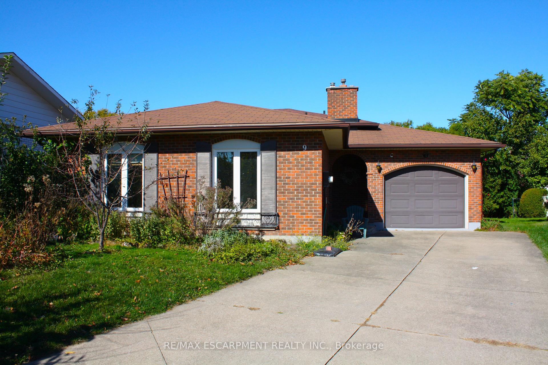 Photo 2 of Unit Main, 9 Charleen Circle, St. Catharines, Carlton/Bunting — HOMEH