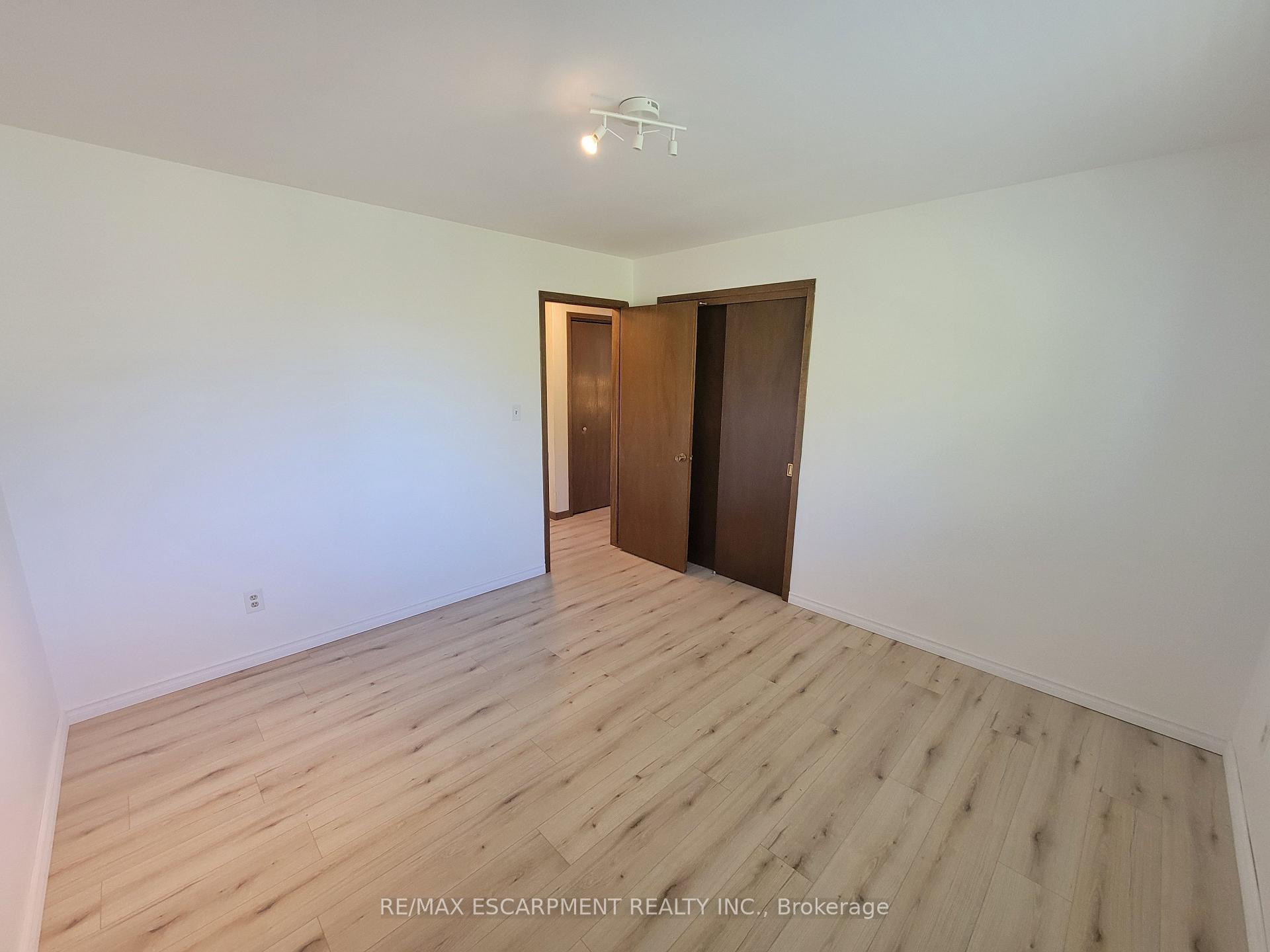 Photo 9 of Unit Main, 9 Charleen Circle, St. Catharines, Carlton/Bunting — HOMEH