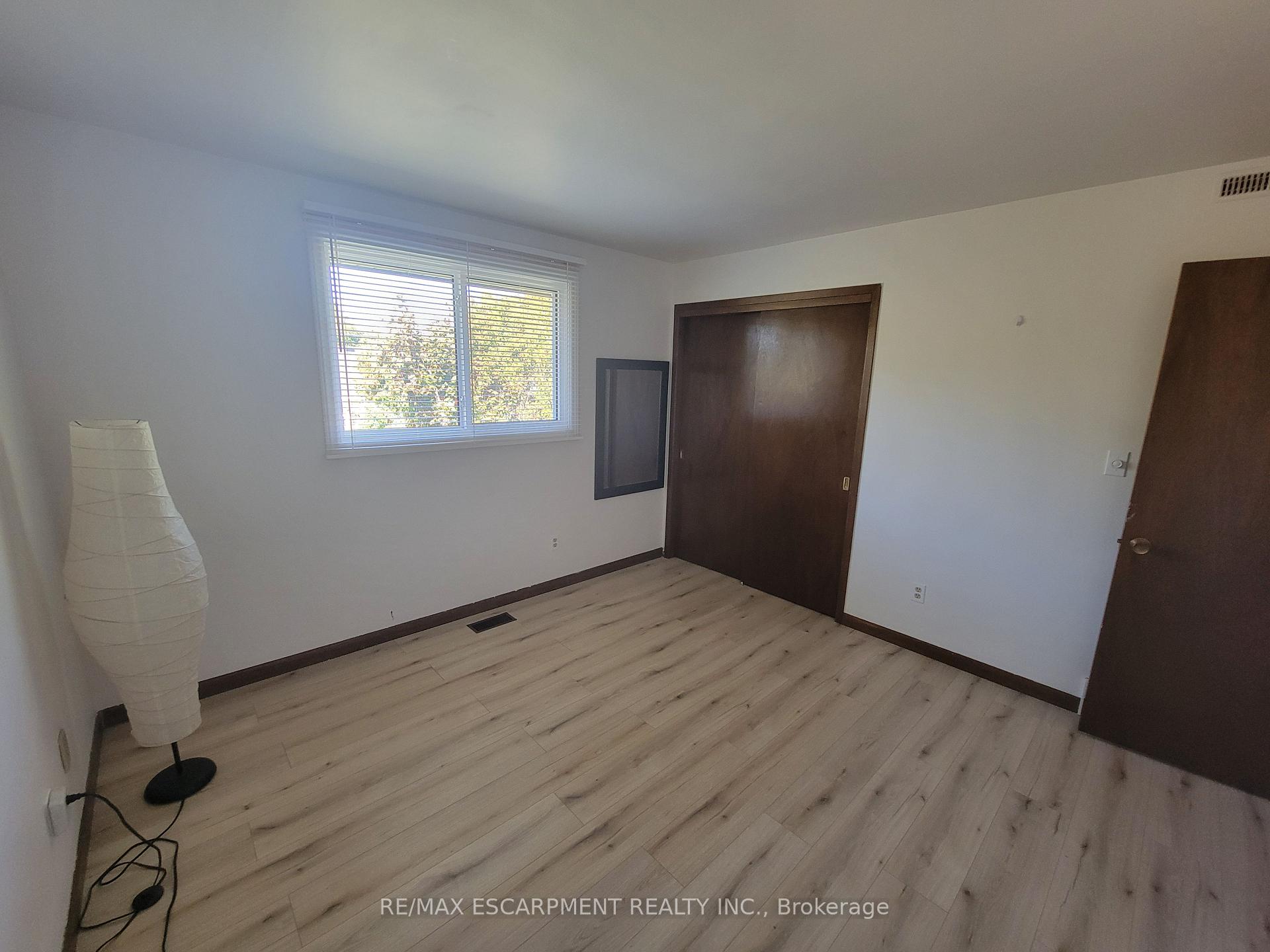 Photo 11 of Unit Main, 9 Charleen Circle, St. Catharines, Carlton/Bunting — HOMEH