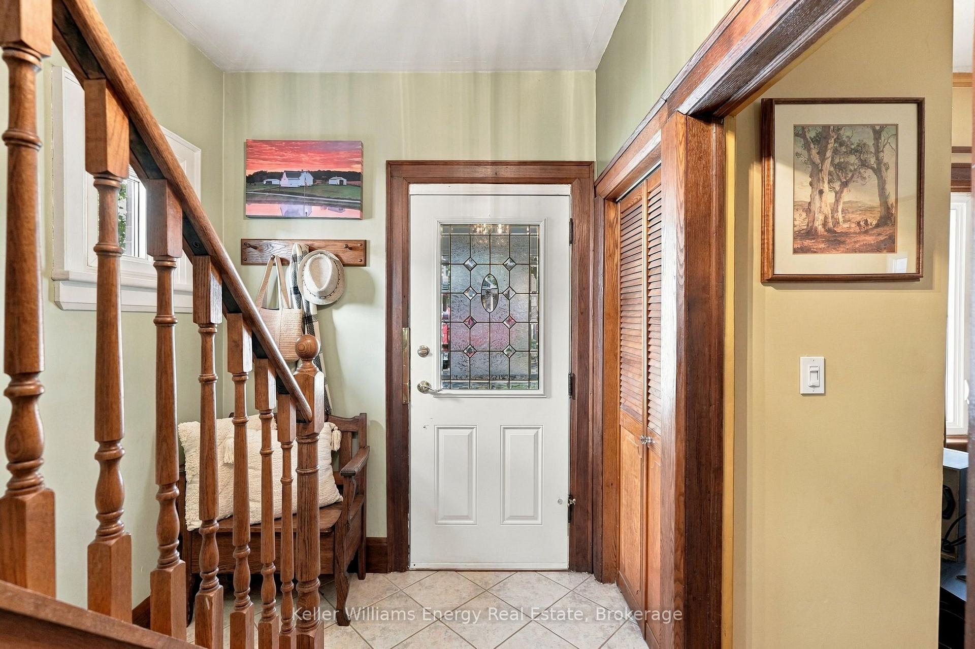 Photo 3 of 256 Grooms Avenue, Oshawa, O'Neill — HOMEH