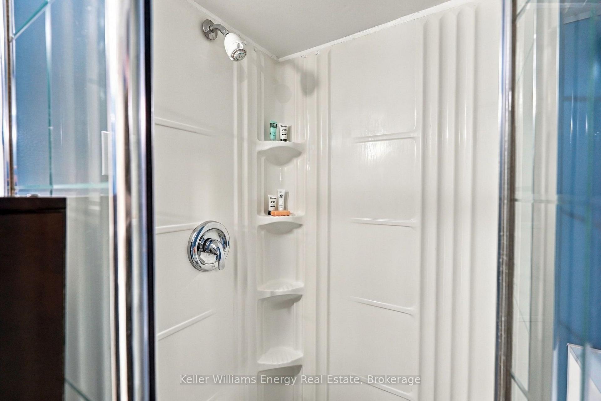 Photo 29 of 256 Grooms Avenue, Oshawa, O'Neill — HOMEH