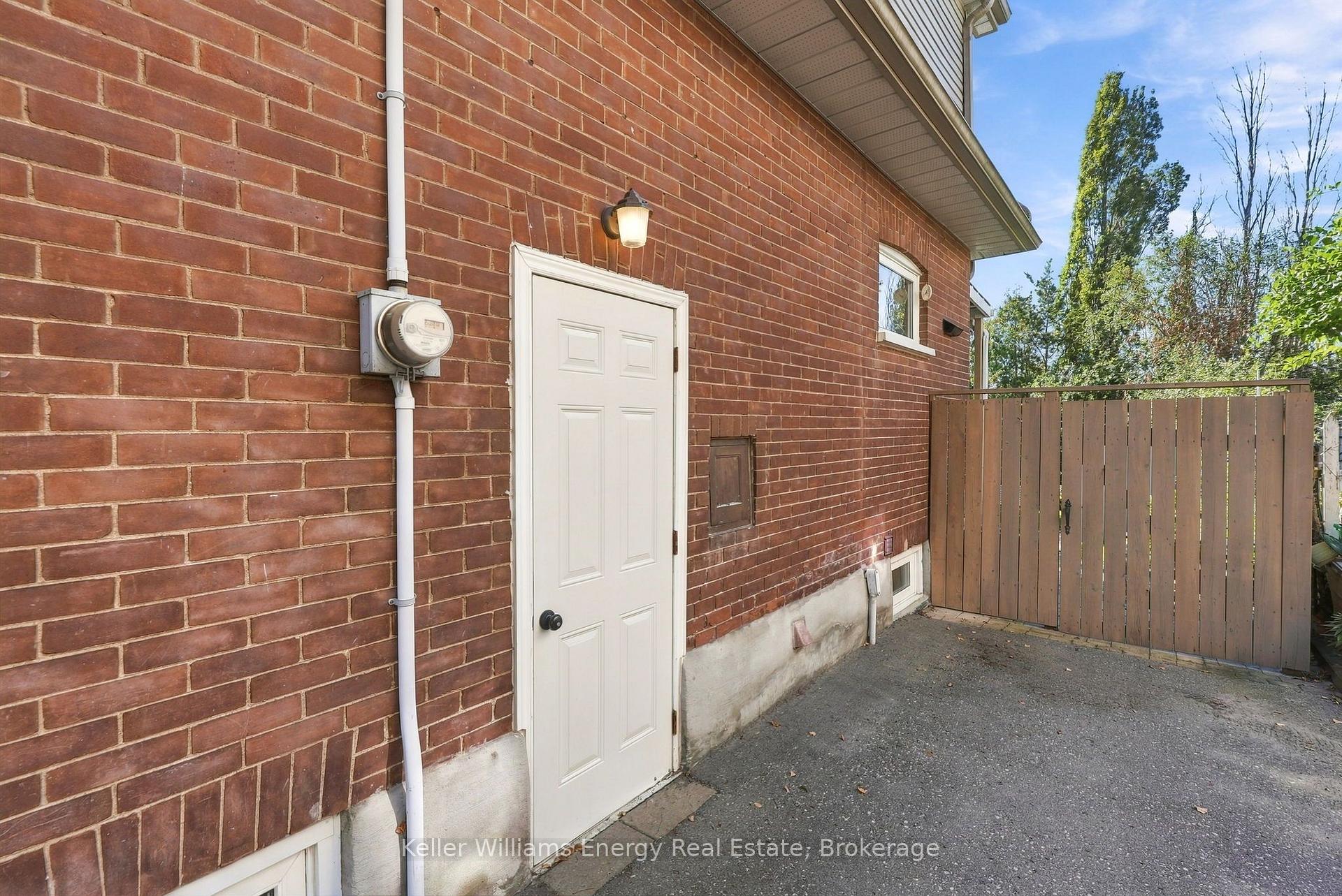Photo 33 of 256 Grooms Avenue, Oshawa, O'Neill — HOMEH