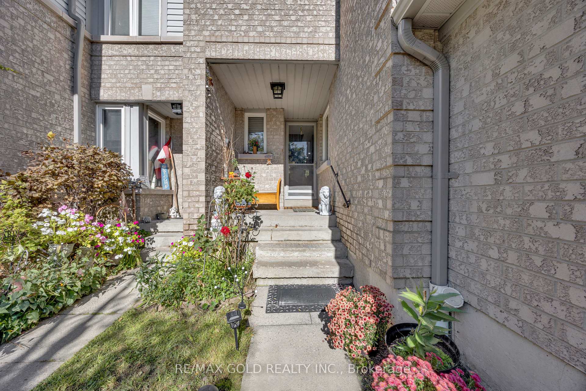 Photo 3 of Unit 75, 2555 Thomas Street, Mississauga, Central Erin Mills — HOMEH