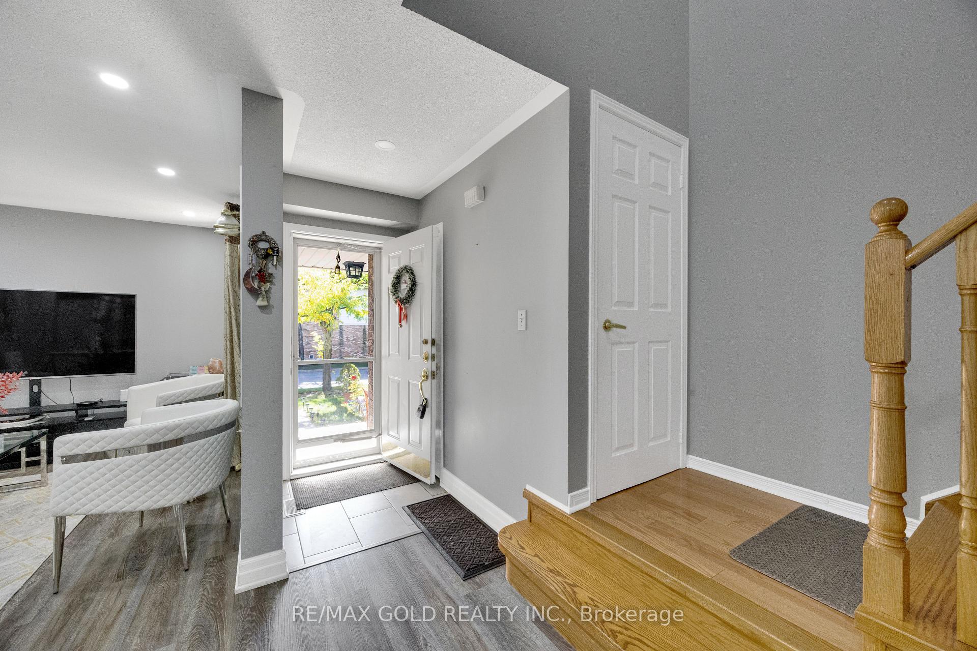 Photo 4 of Unit 75, 2555 Thomas Street, Mississauga, Central Erin Mills — HOMEH