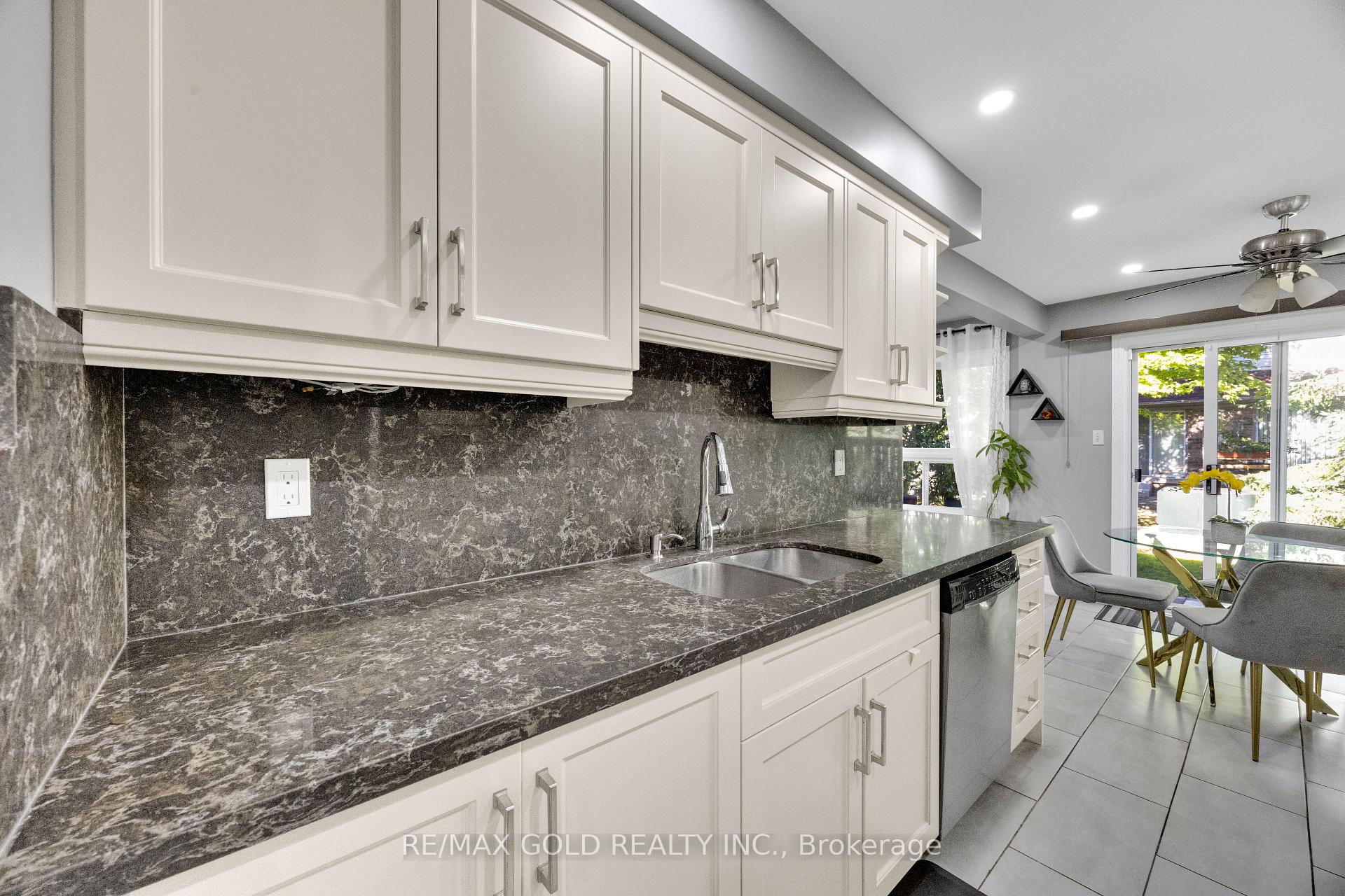 Photo 11 of Unit 75, 2555 Thomas Street, Mississauga, Central Erin Mills — HOMEH