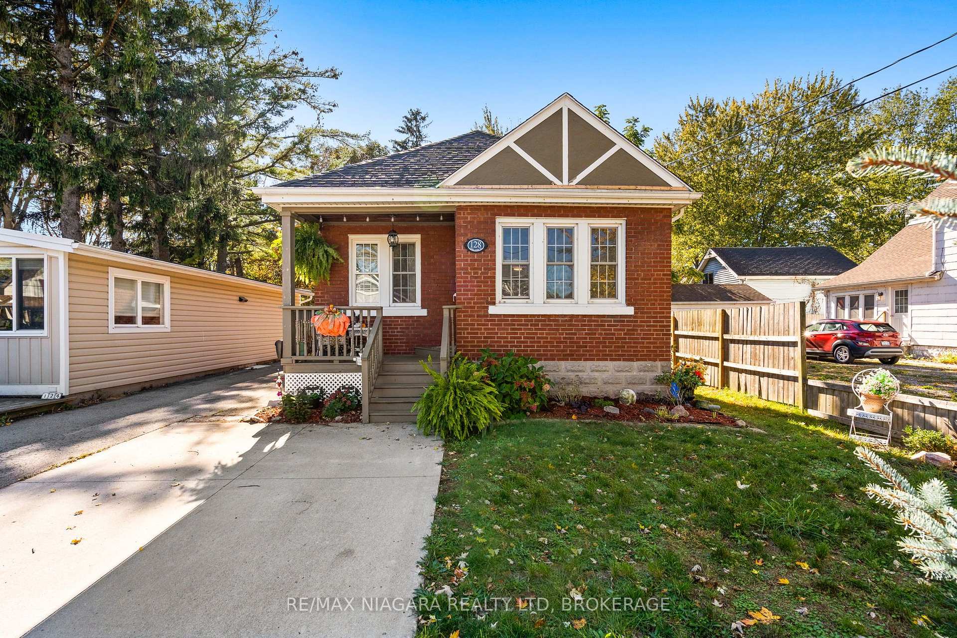 Photo 2 of 128 Adelaide Street, Port Colborne, Sugarloaf — HOMEH