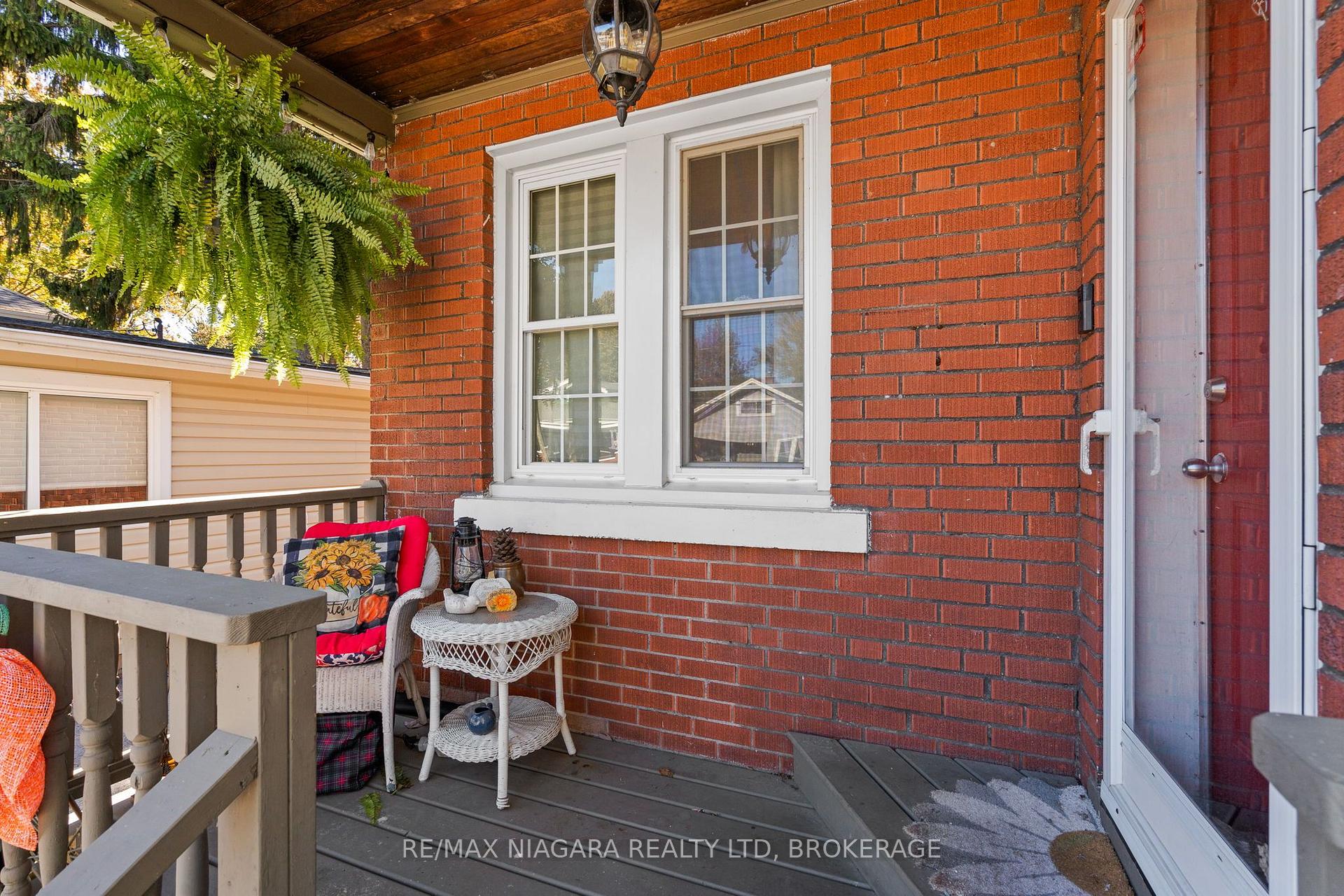 Photo 3 of 128 Adelaide Street, Port Colborne, Sugarloaf — HOMEH