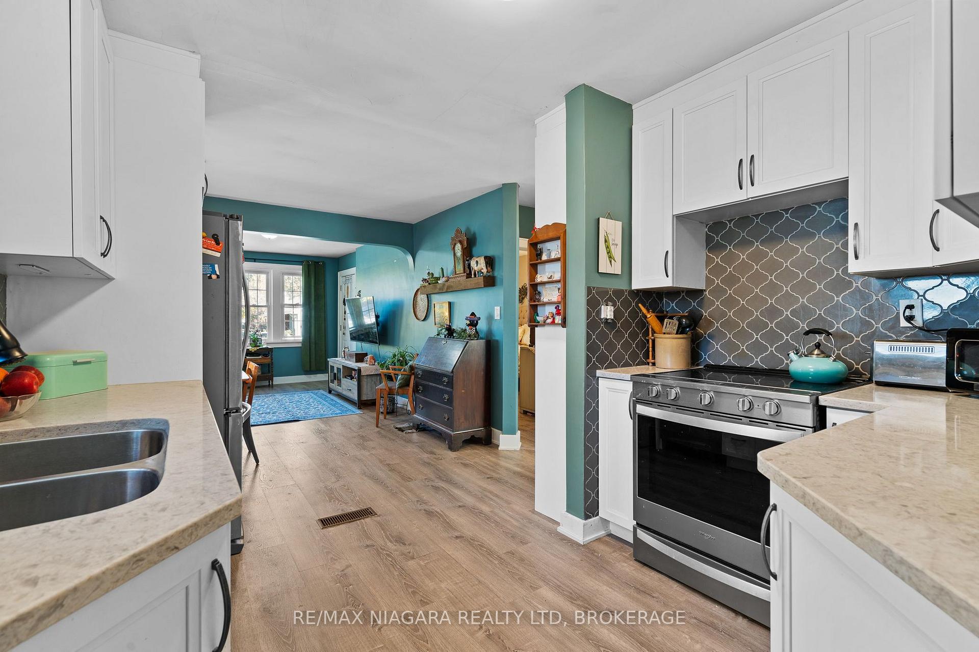Photo 9 of 128 Adelaide Street, Port Colborne, Sugarloaf — HOMEH