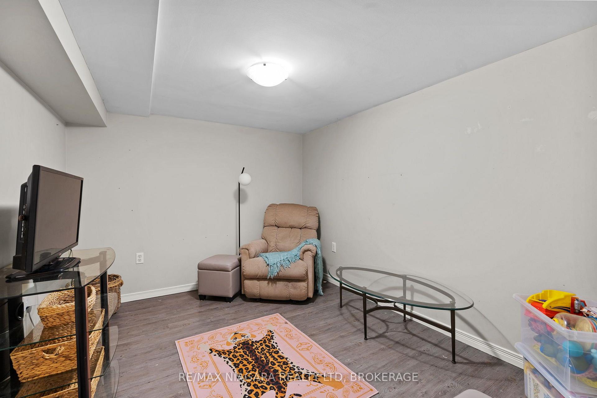 Photo 16 of 128 Adelaide Street, Port Colborne, Sugarloaf — HOMEH