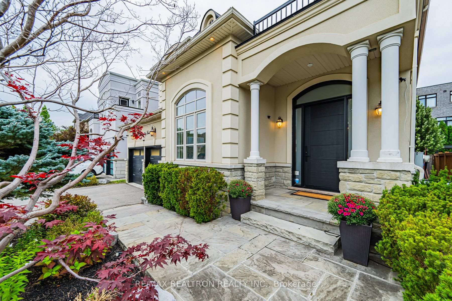 Photo 3 of 95 Woodvalley Crescent, Vaughan, Patterson — HOMEH