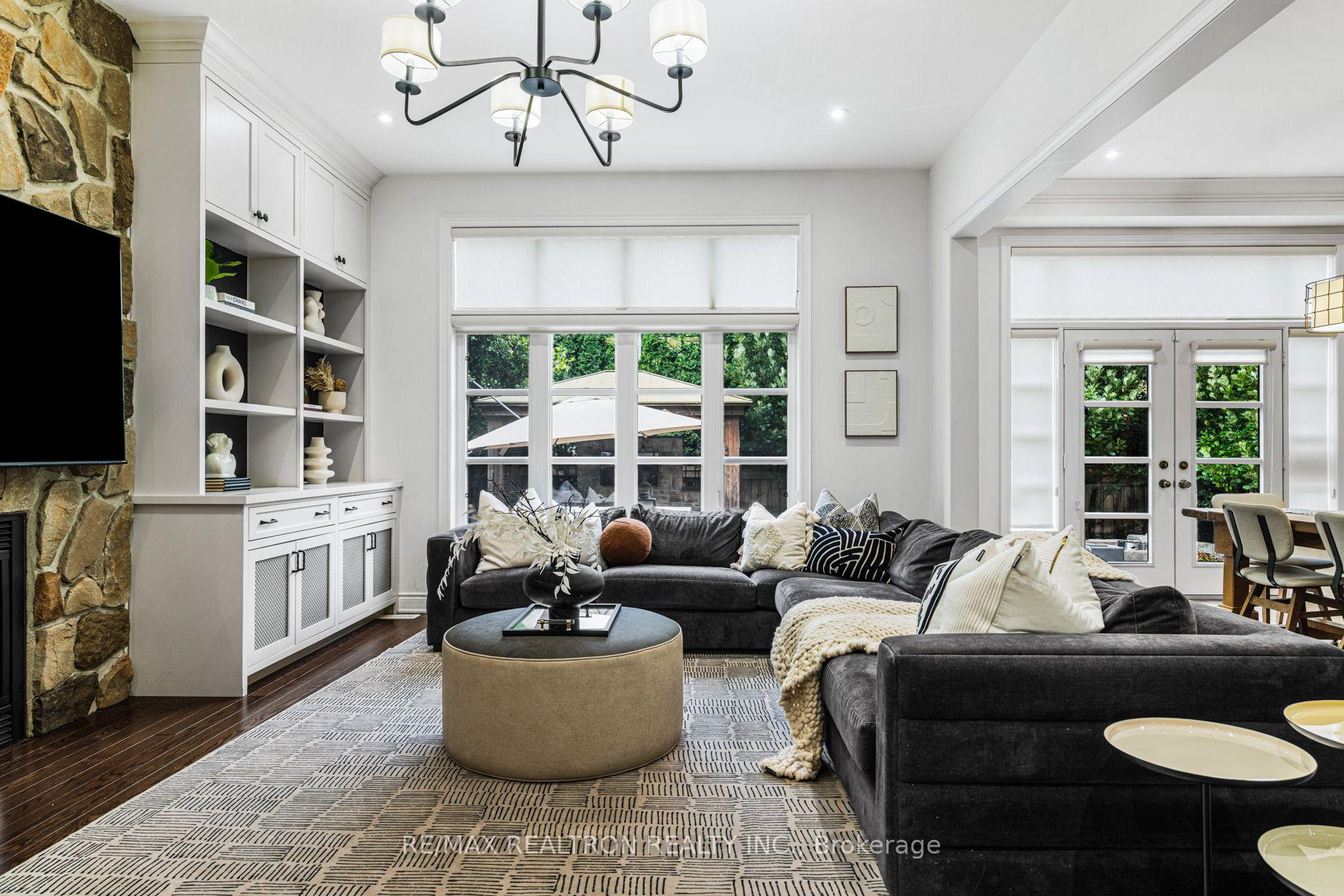Photo 9 of 95 Woodvalley Crescent, Vaughan, Patterson — HOMEH
