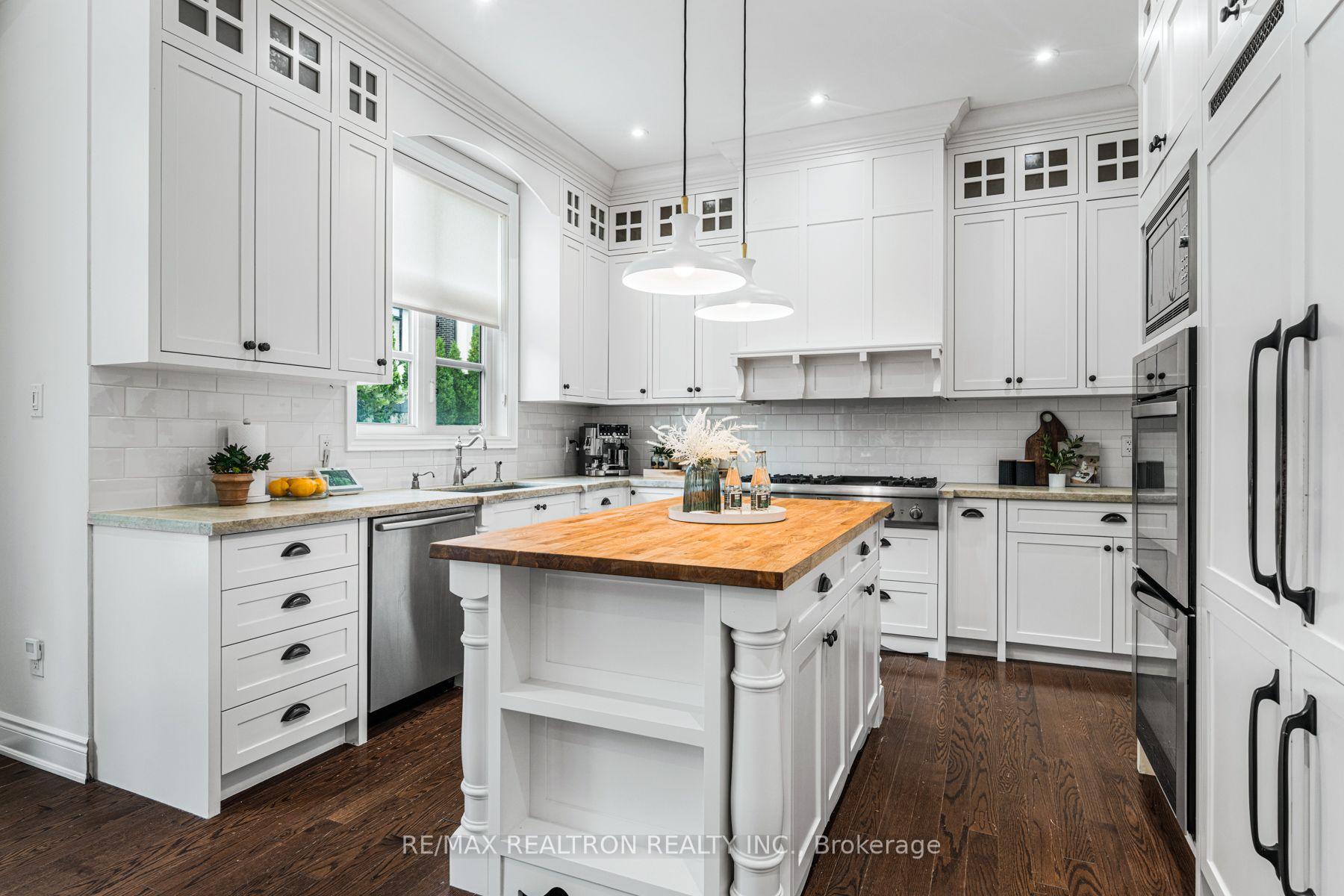 Photo 11 of 95 Woodvalley Crescent, Vaughan, Patterson — HOMEH
