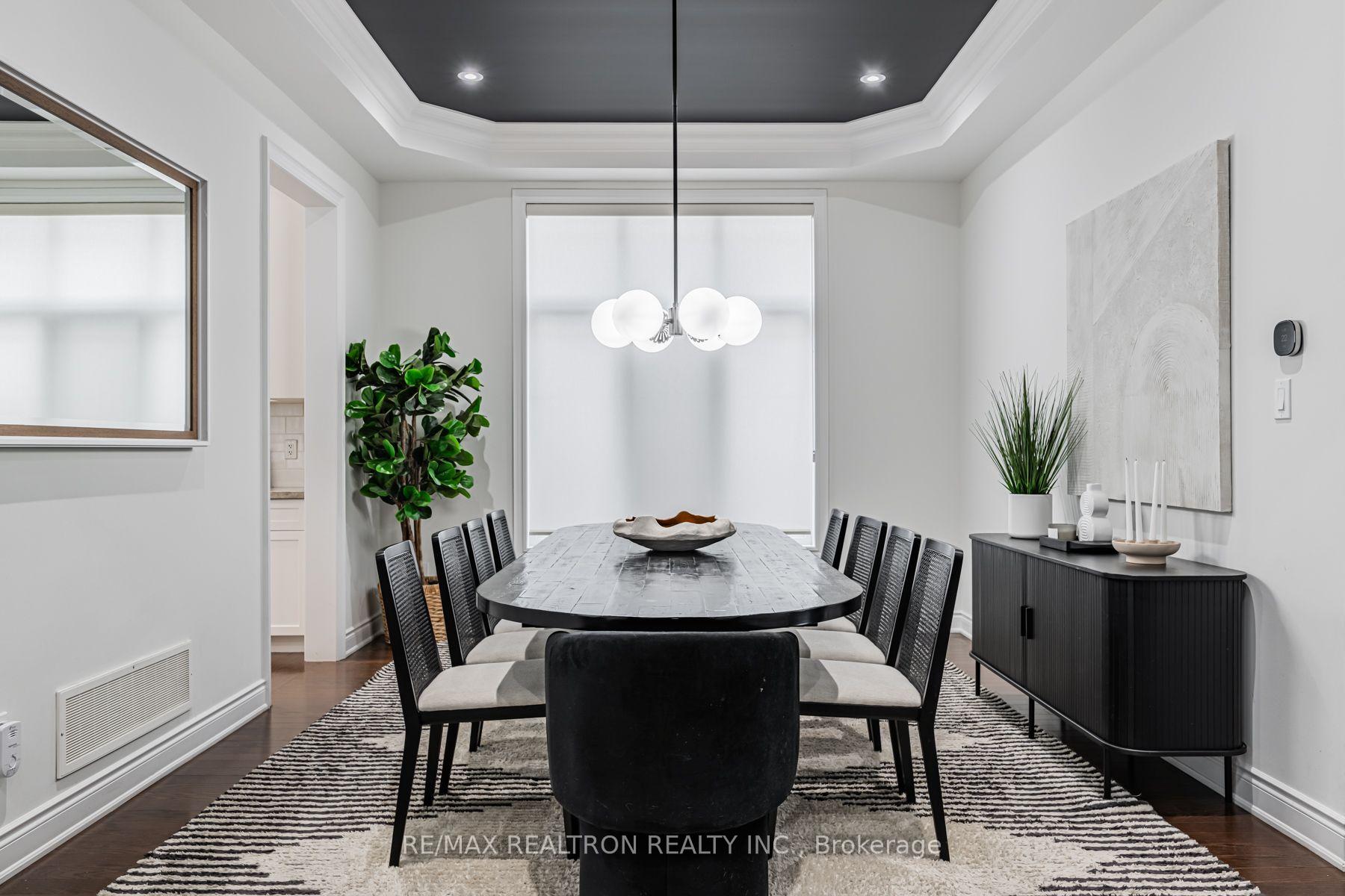 Photo 16 of 95 Woodvalley Crescent, Vaughan, Patterson — HOMEH