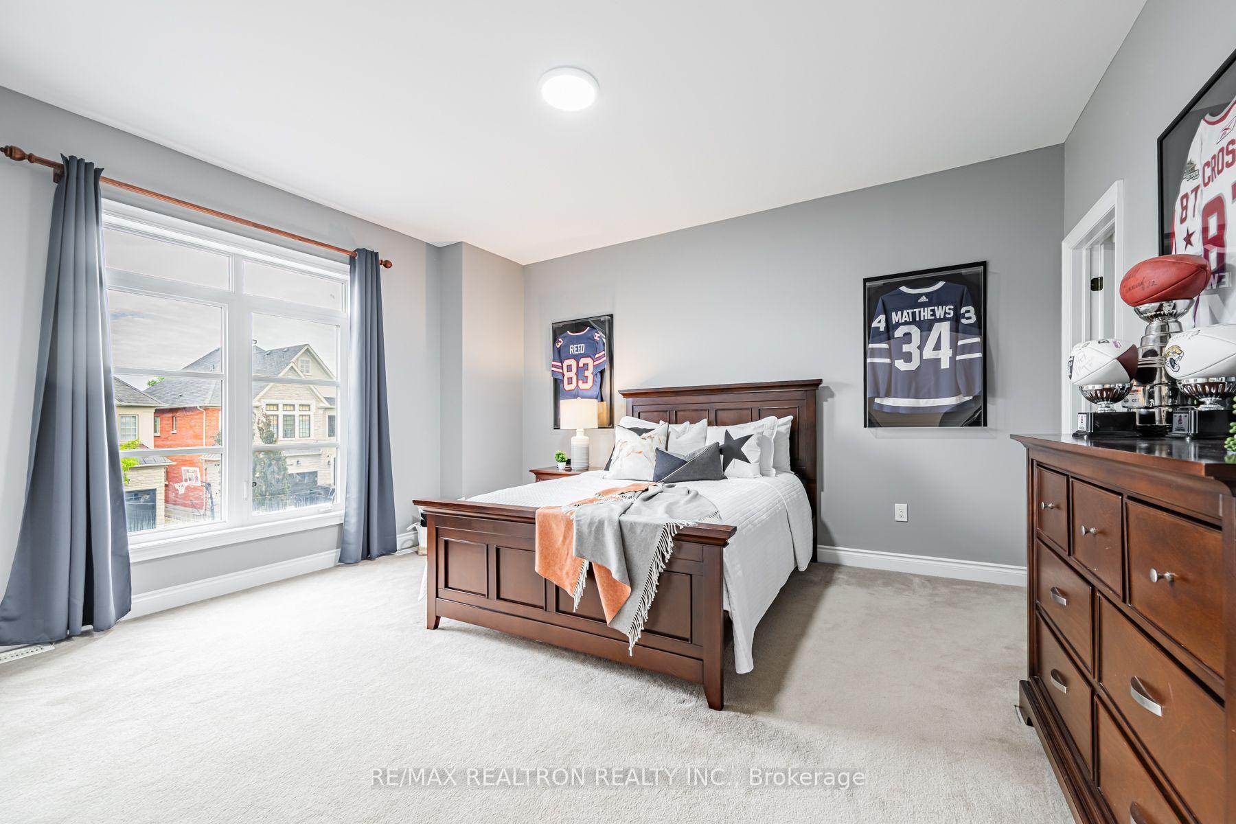 Photo 21 of 95 Woodvalley Crescent, Vaughan, Patterson — HOMEH