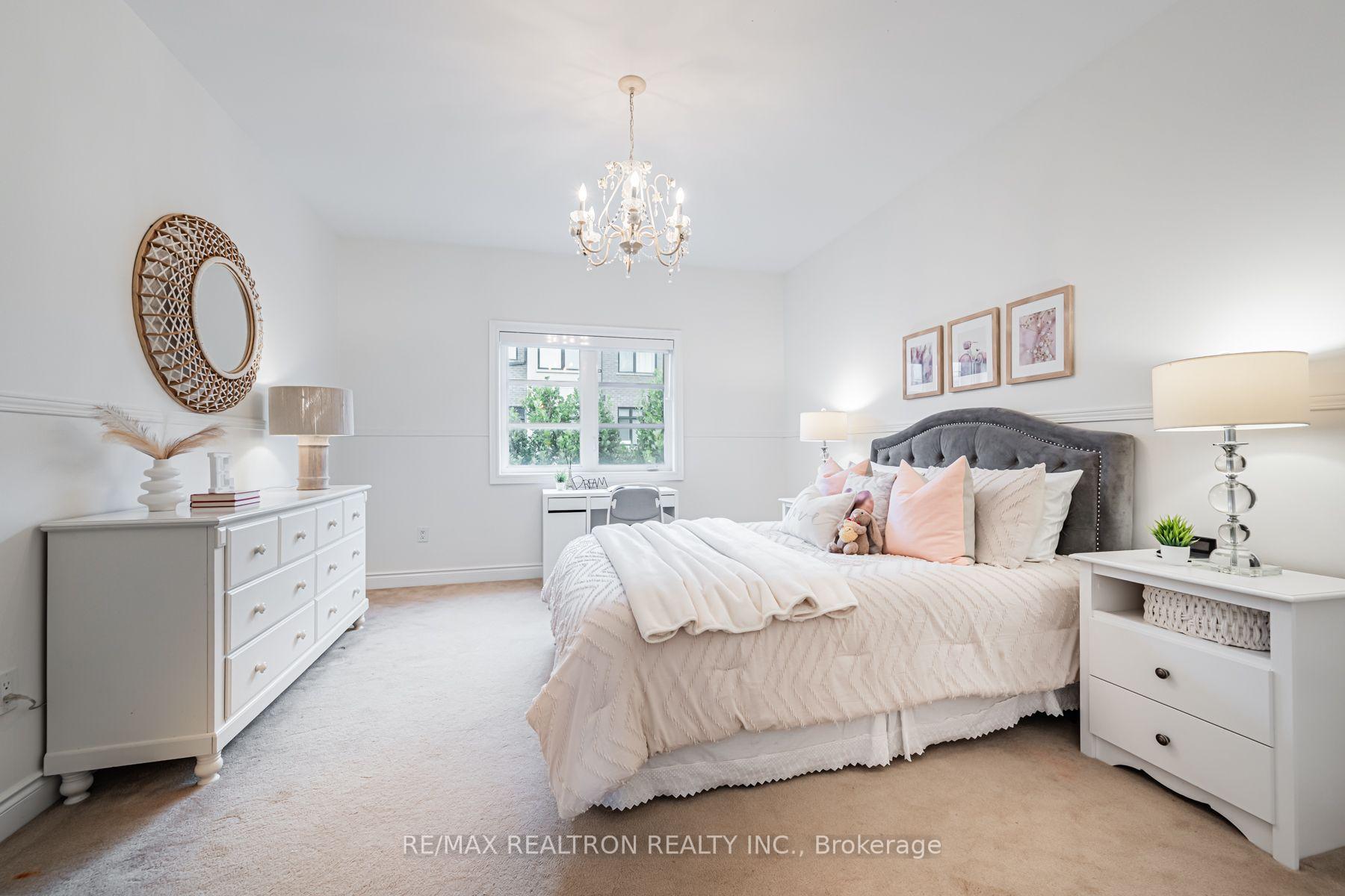 Photo 22 of 95 Woodvalley Crescent, Vaughan, Patterson — HOMEH