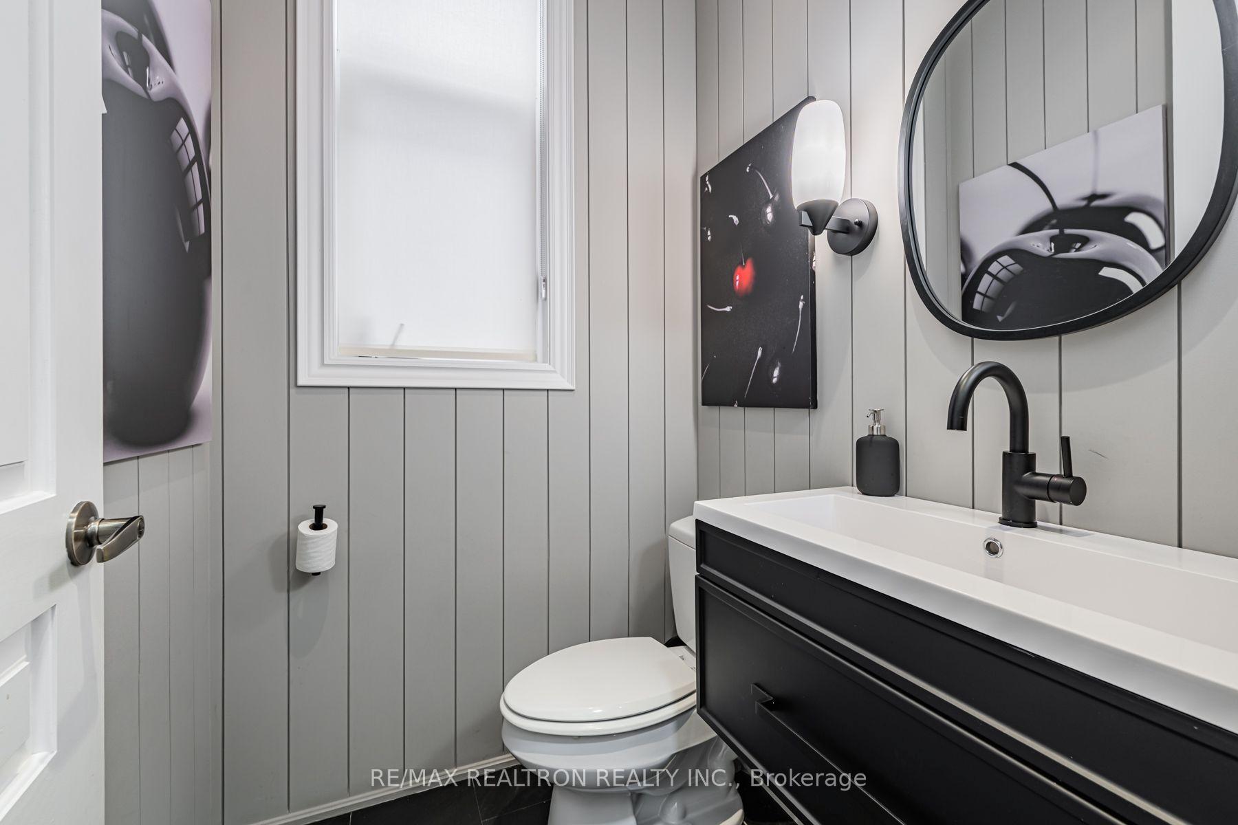 Photo 25 of 95 Woodvalley Crescent, Vaughan, Patterson — HOMEH