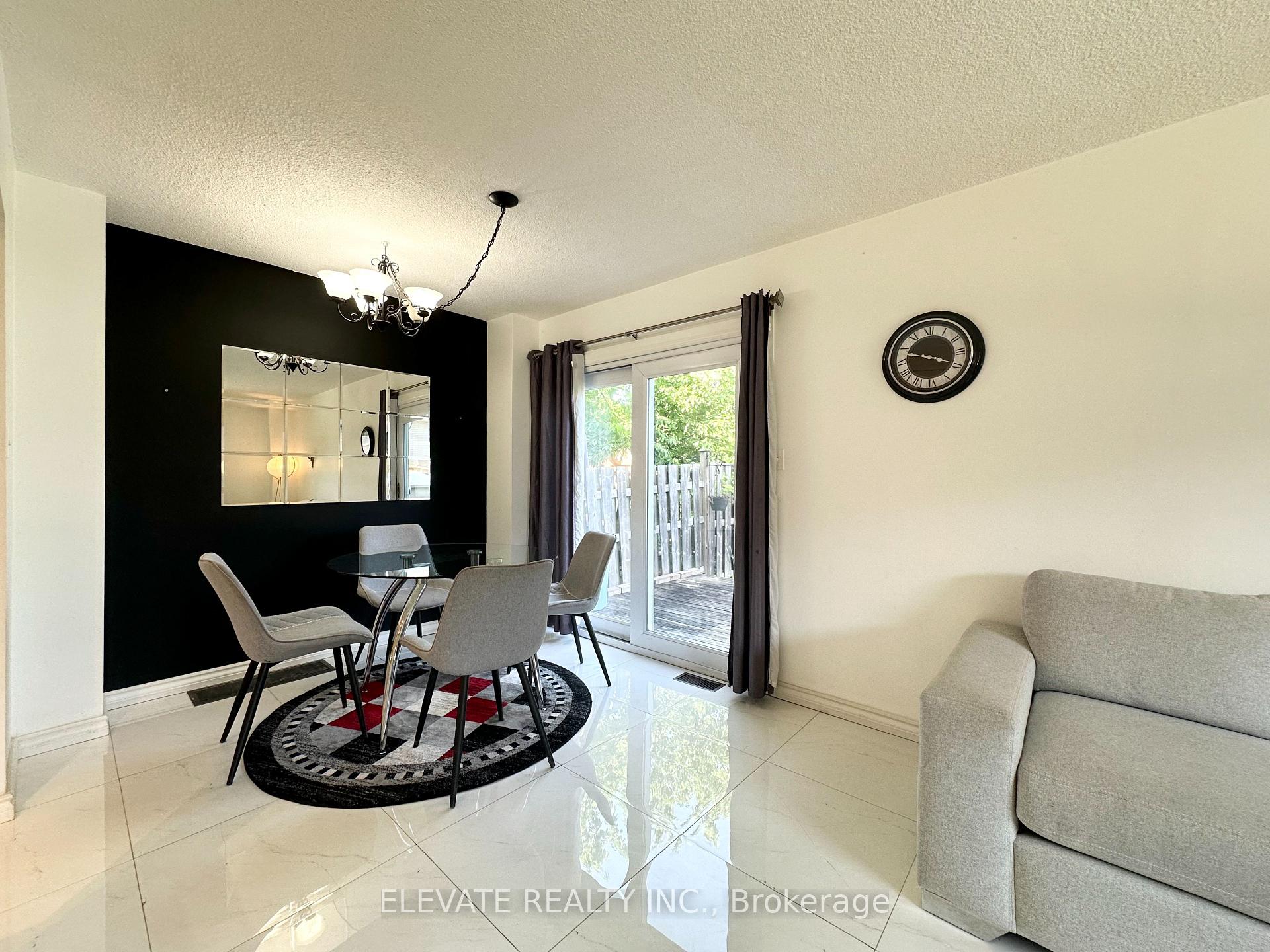 Photo 3 of Unit 56, 6540 Falconer Drive, Mississauga, Streetsville — HOMEH