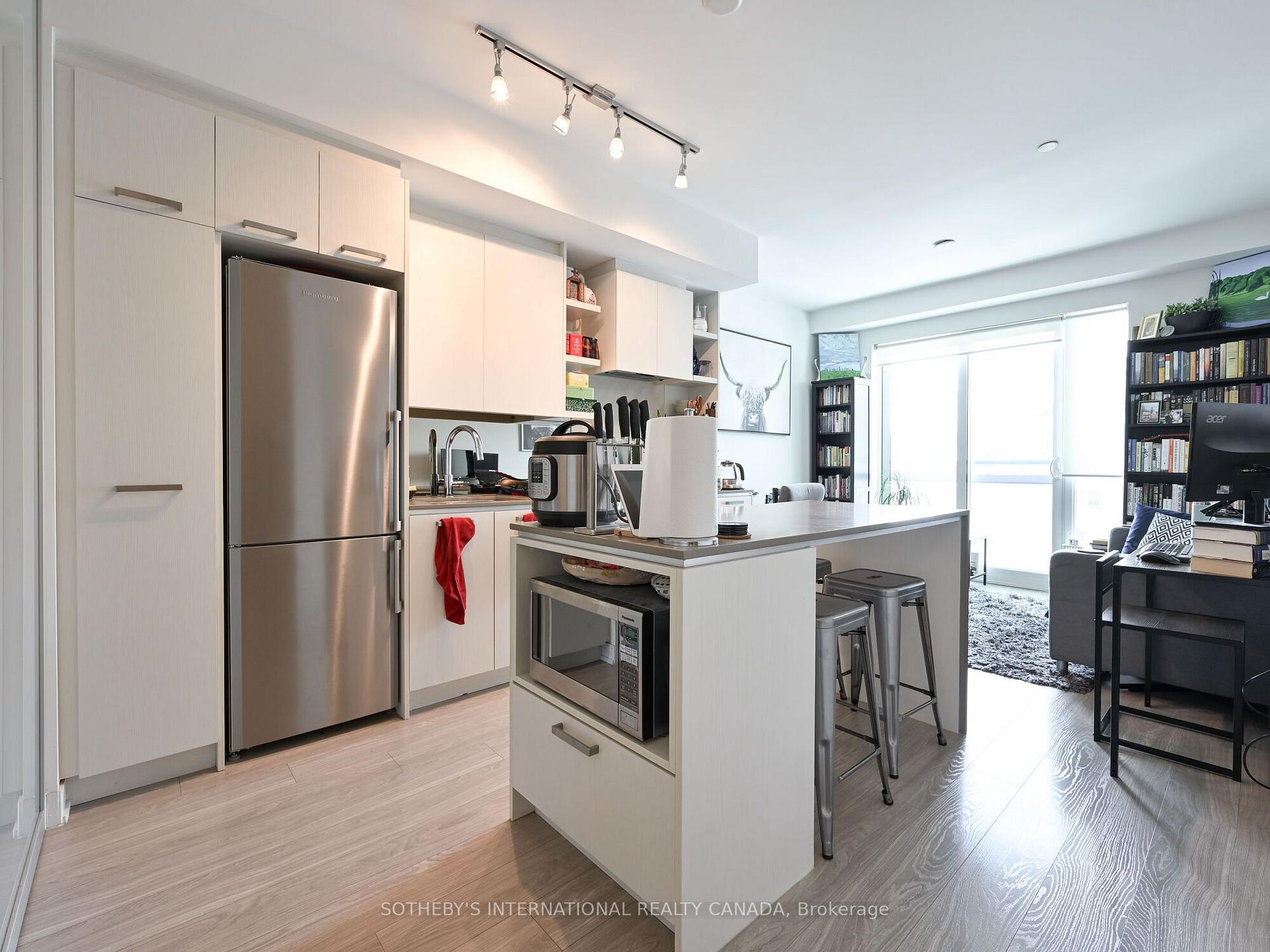 Photo of Unit 813, 1830 Bloor Street W