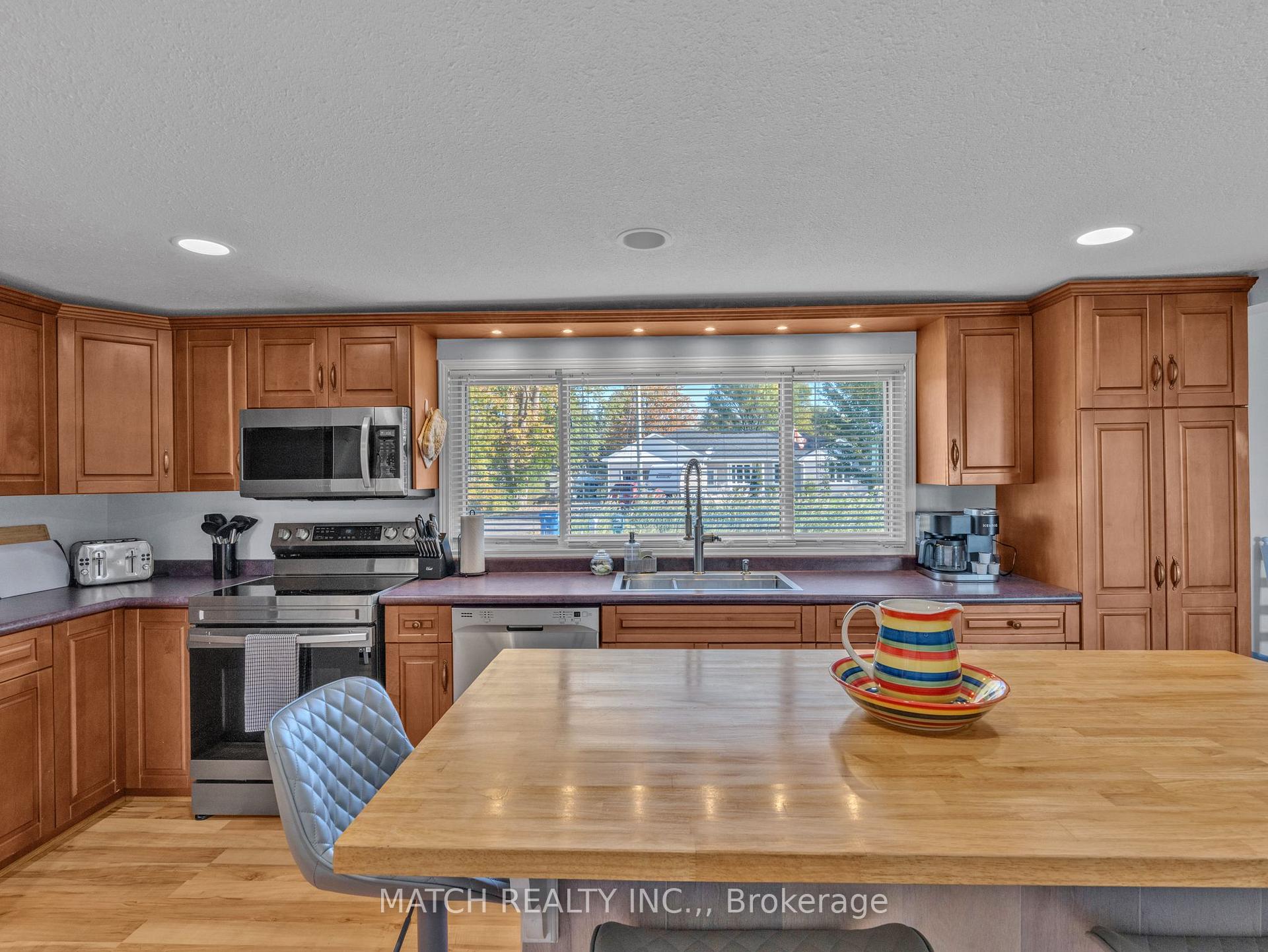 Photo 12 of 64 Brock Street, Chatham-Kent, Chatham — HOMEH