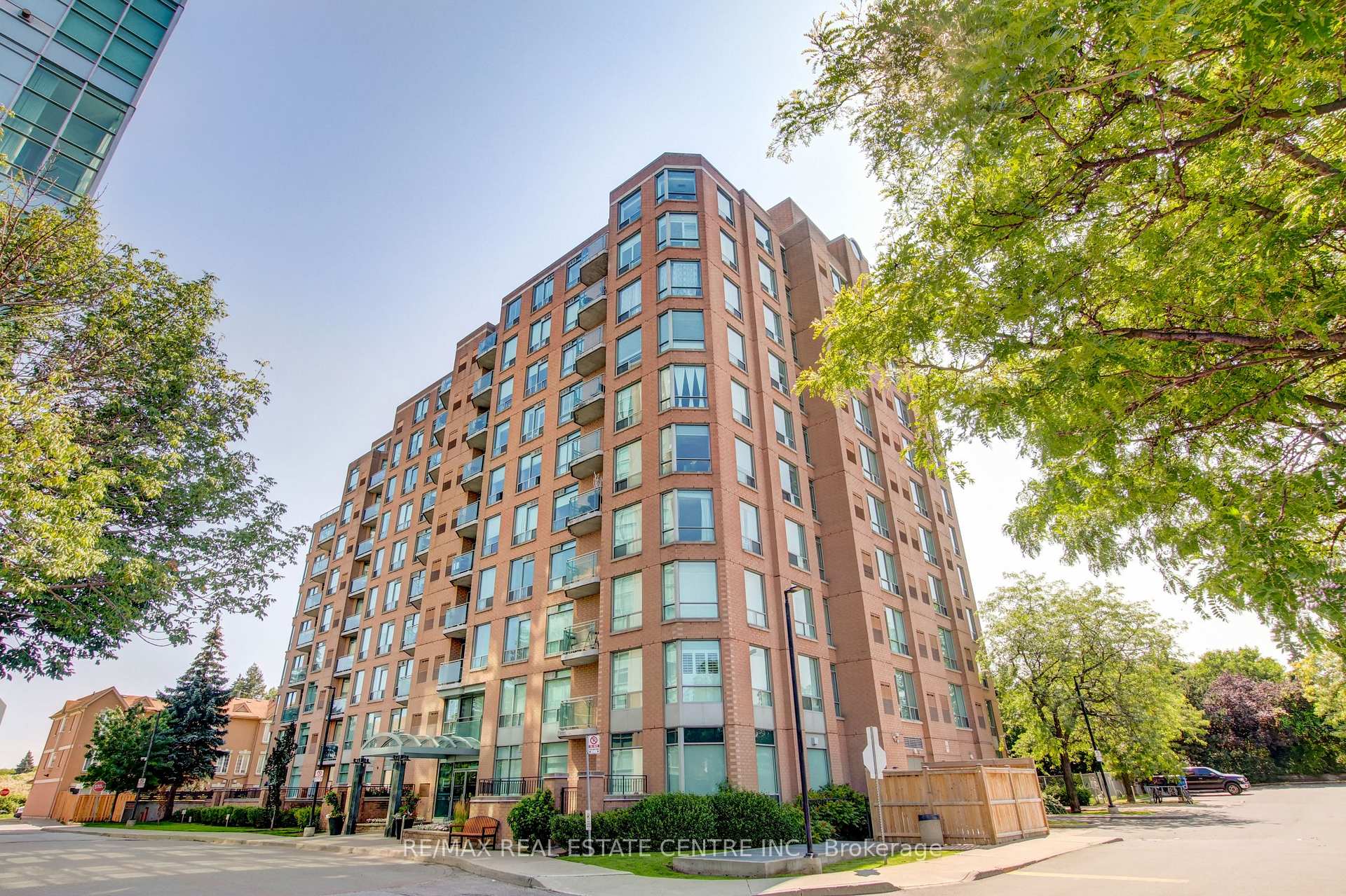 Photo 2 of Unit 706, 190 Manitoba Street, Etobicoke, Mimico — HOMEH