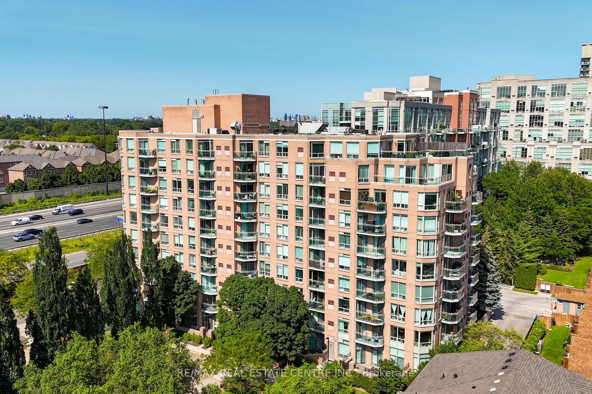 Photo 4 of Unit 706, 190 Manitoba Street, Etobicoke, Mimico — HOMEH