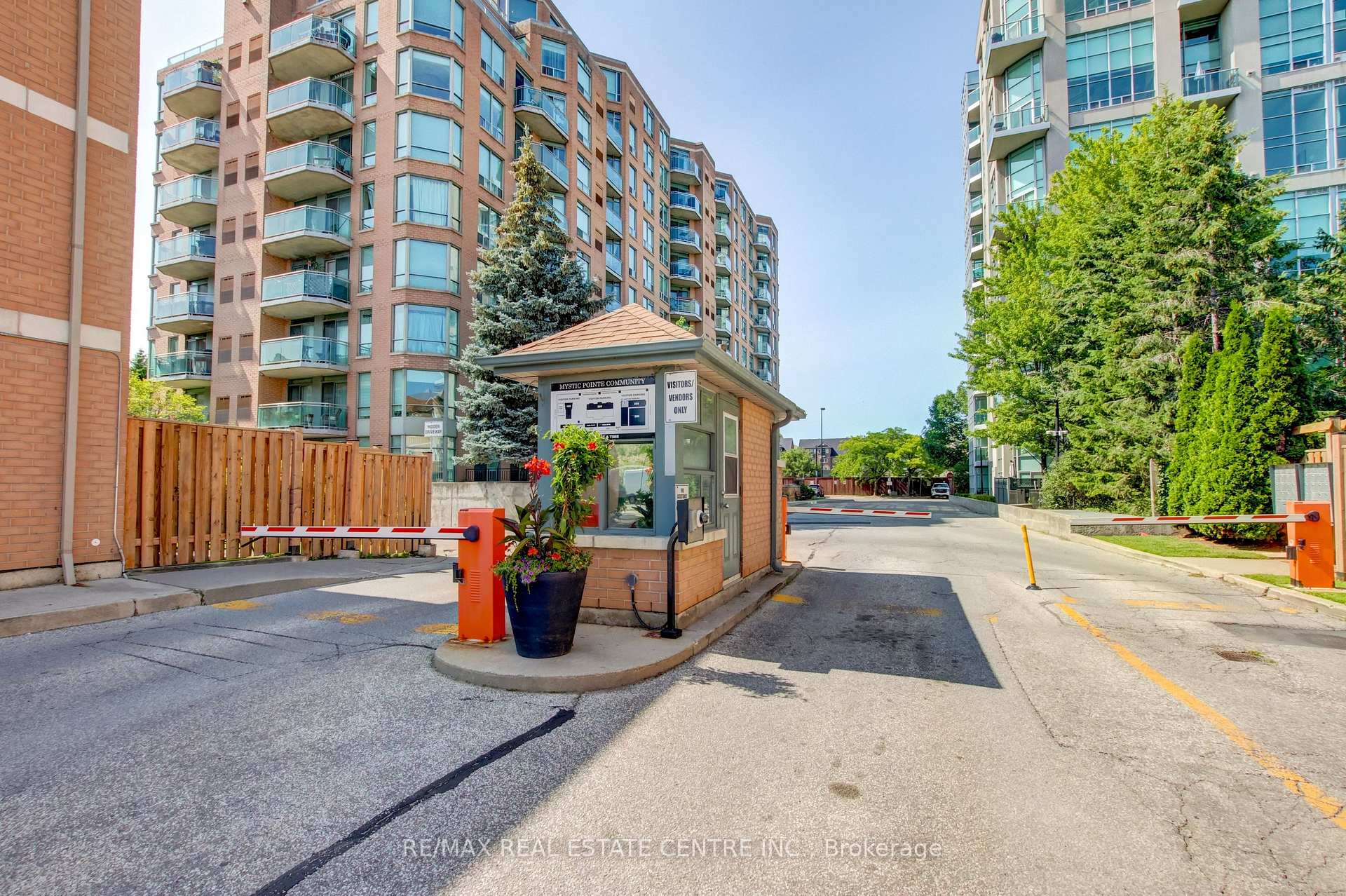 Photo 5 of Unit 706, 190 Manitoba Street, Etobicoke, Mimico — HOMEH