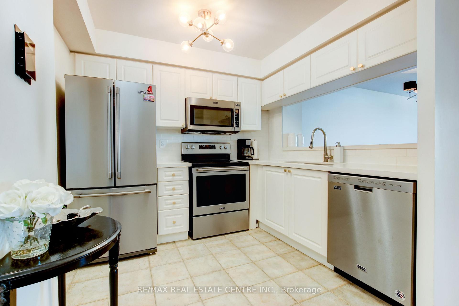 Photo 10 of Unit 706, 190 Manitoba Street, Etobicoke, Mimico — HOMEH