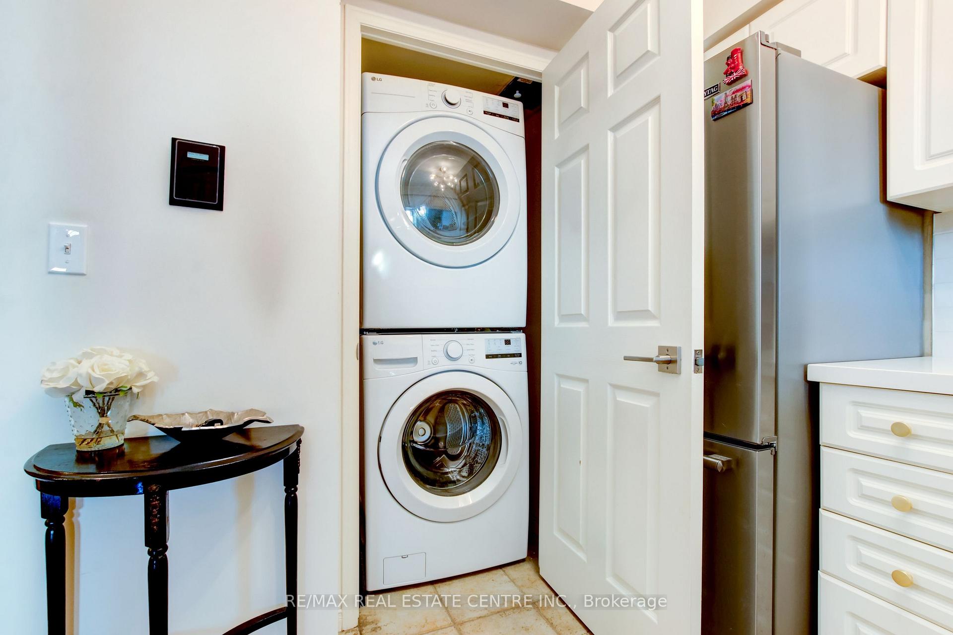 Photo 11 of Unit 706, 190 Manitoba Street, Etobicoke, Mimico — HOMEH
