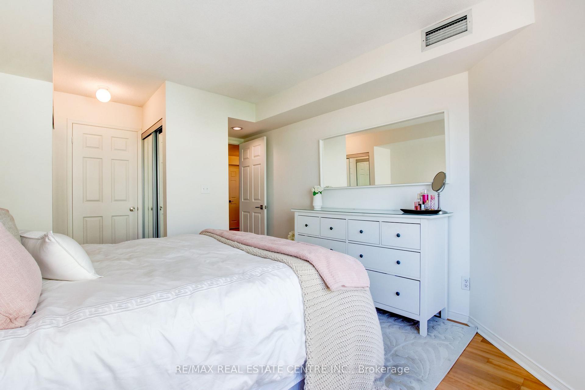 Photo 26 of Unit 706, 190 Manitoba Street, Etobicoke, Mimico — HOMEH