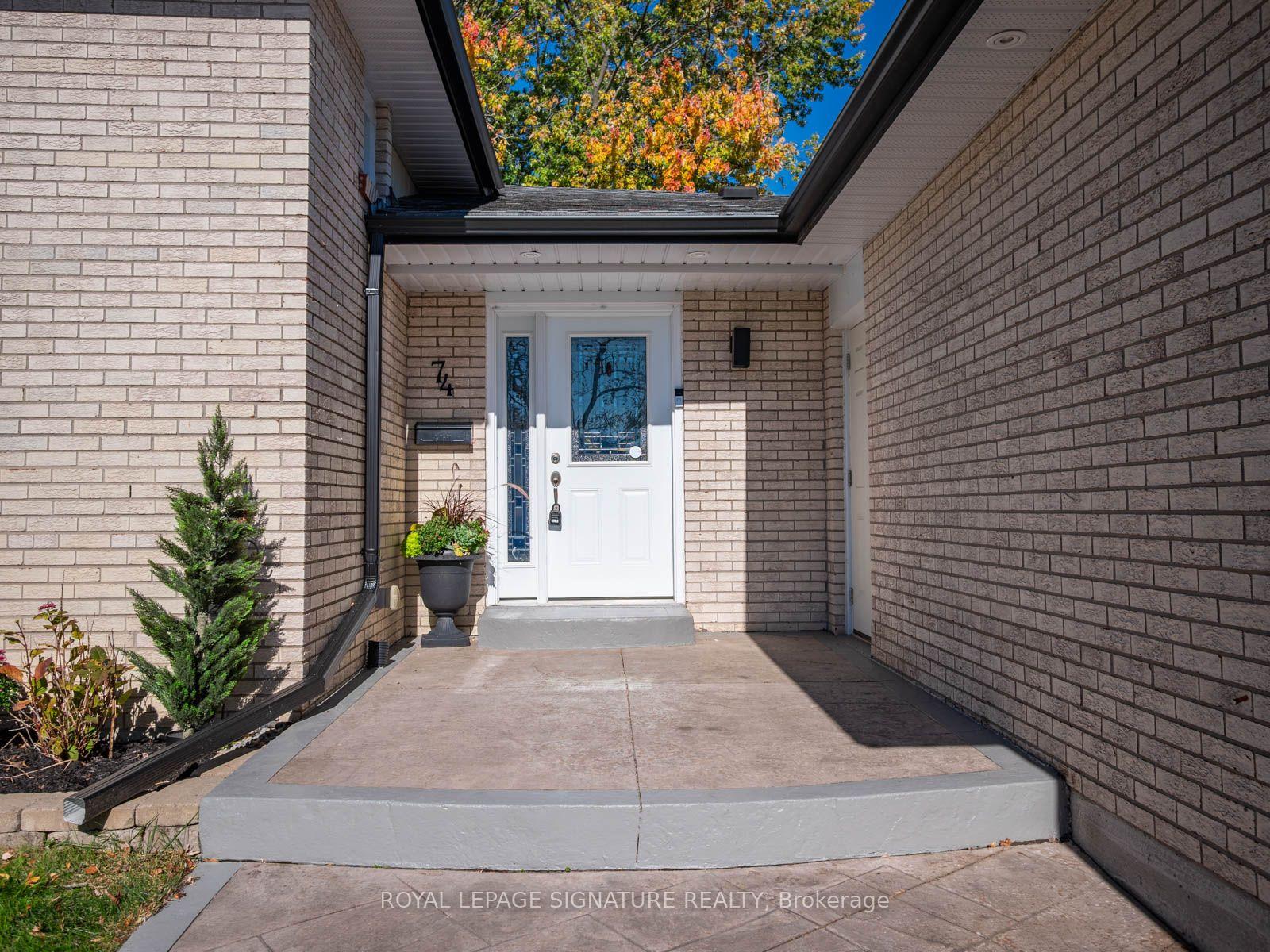 Photo 4 of 74 Tilley Drive, Scarborough, Centennial Scarborough — HOMEH