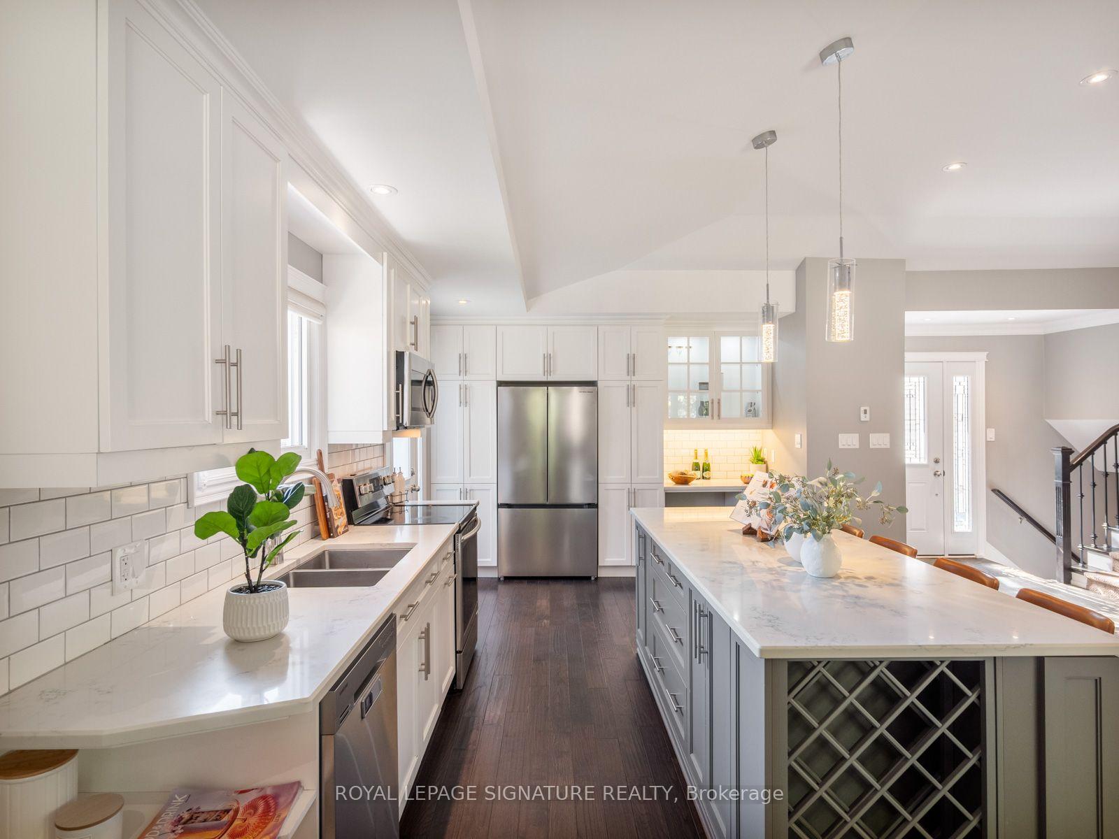 Photo 10 of 74 Tilley Drive, Scarborough, Centennial Scarborough — HOMEH