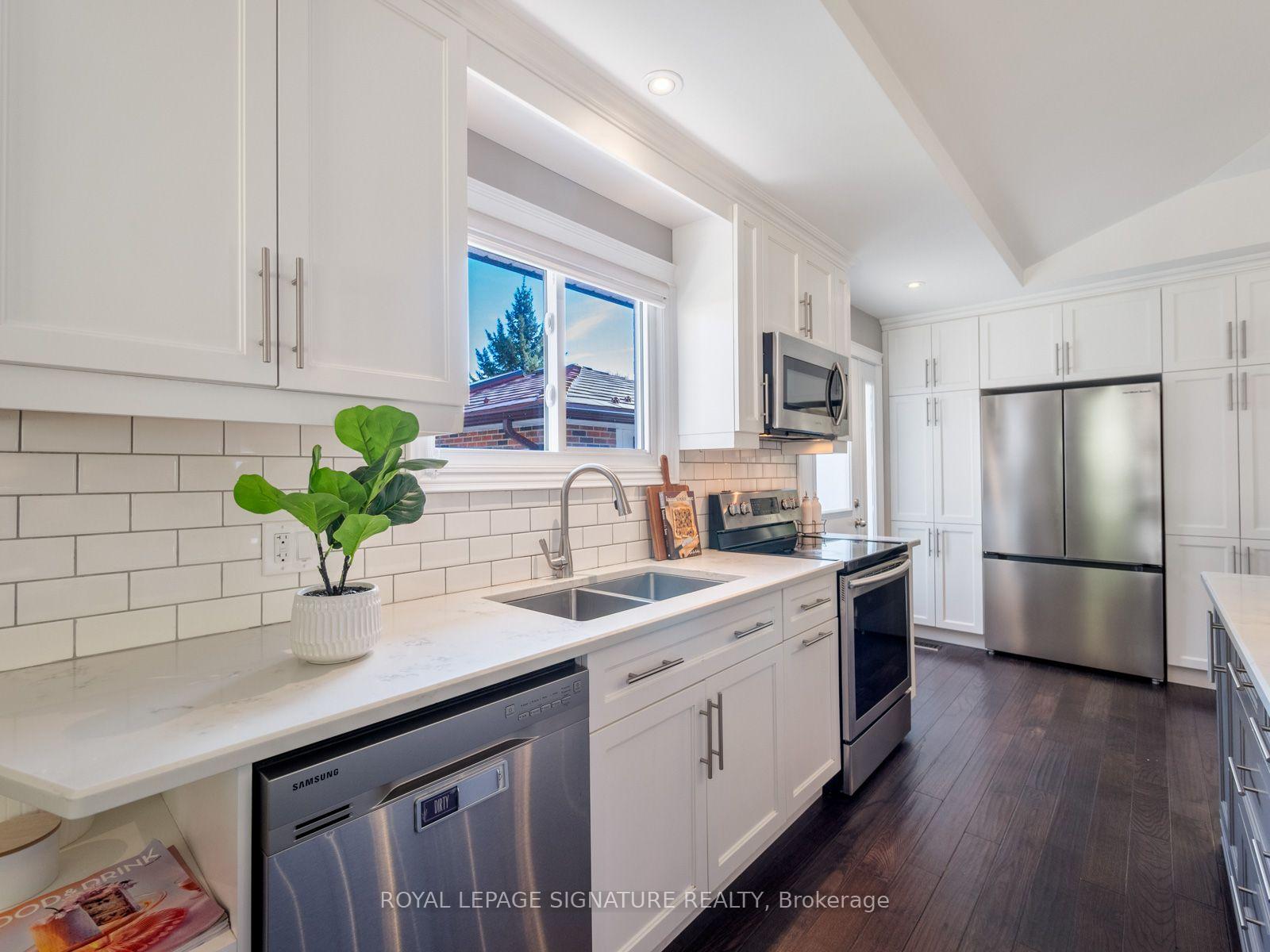 Photo 11 of 74 Tilley Drive, Scarborough, Centennial Scarborough — HOMEH