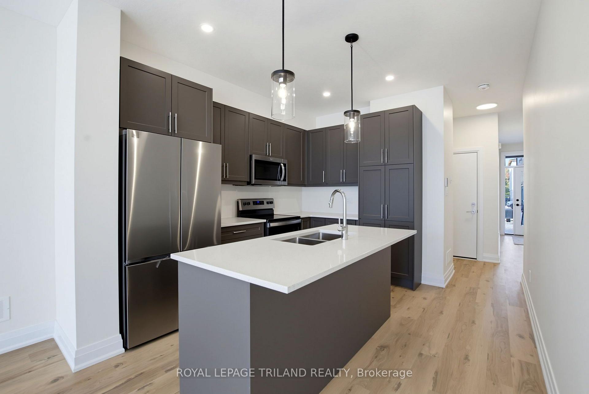 Photo 5 of 776 Banyan Lane, London, North E — HOMEH