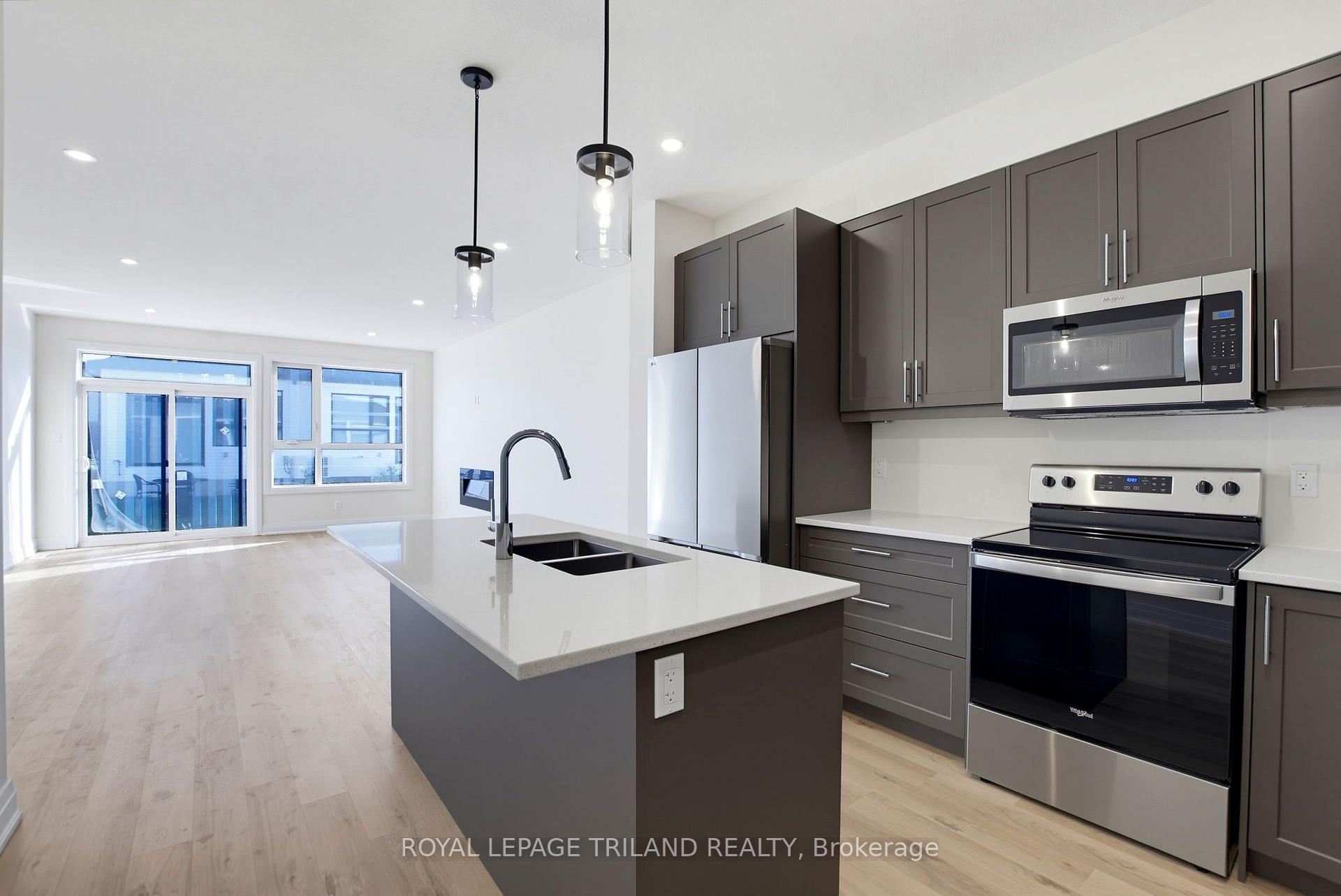 Photo 7 of 776 Banyan Lane, London, North E — HOMEH