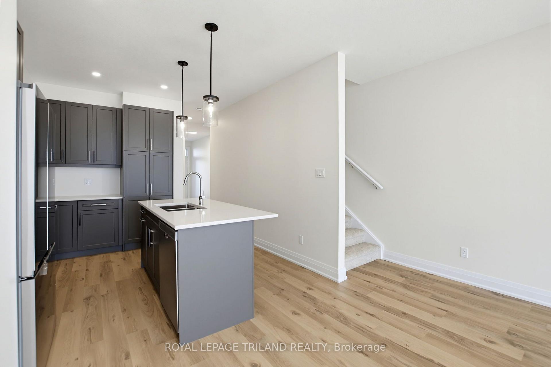 Photo 13 of 776 Banyan Lane, London, North E — HOMEH