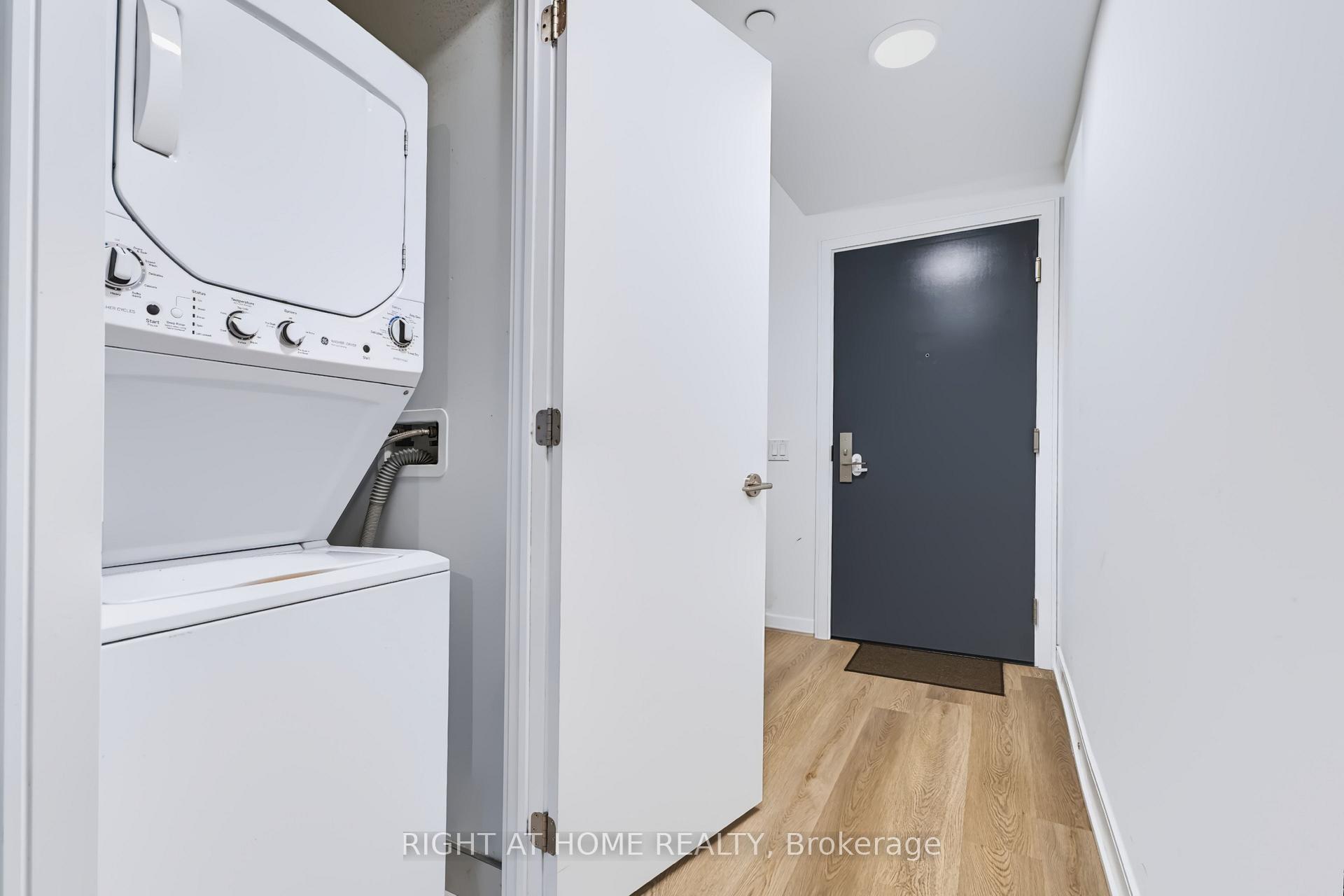 Photo 4 of Unit 422, 86 Dundas Street E, Mississauga, Cooksville — HOMEH