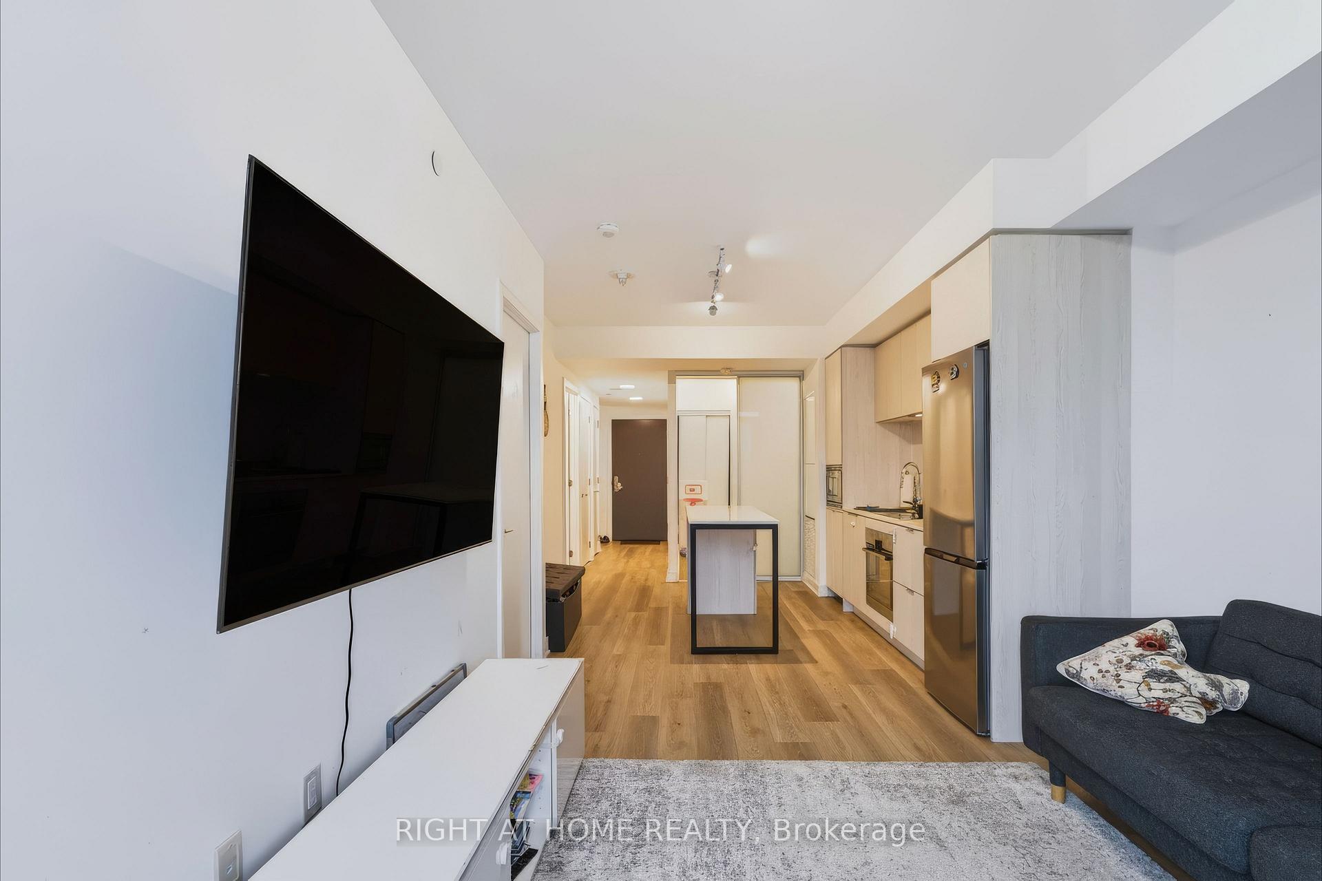 Photo 14 of Unit 422, 86 Dundas Street E, Mississauga, Cooksville — HOMEH