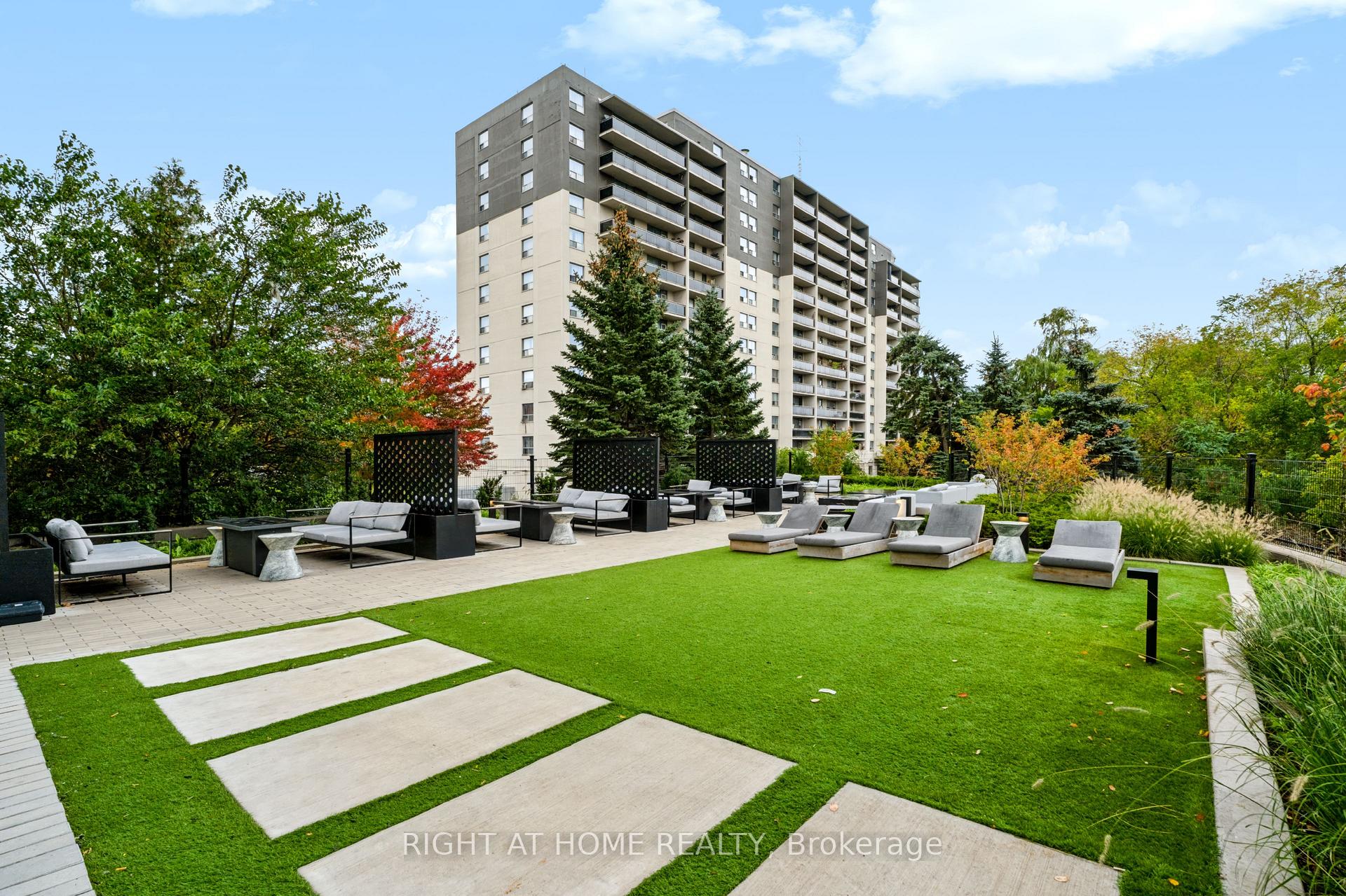 Photo 22 of Unit 422, 86 Dundas Street E, Mississauga, Cooksville — HOMEH